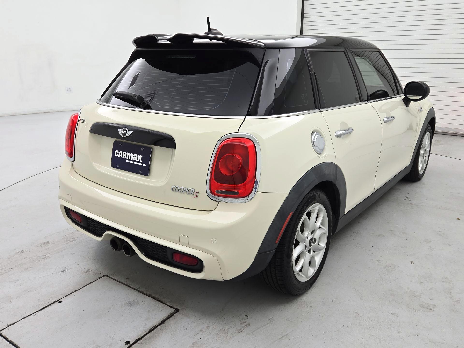 Thumbnail: 2016 MINI Cooper Hardtop - 5