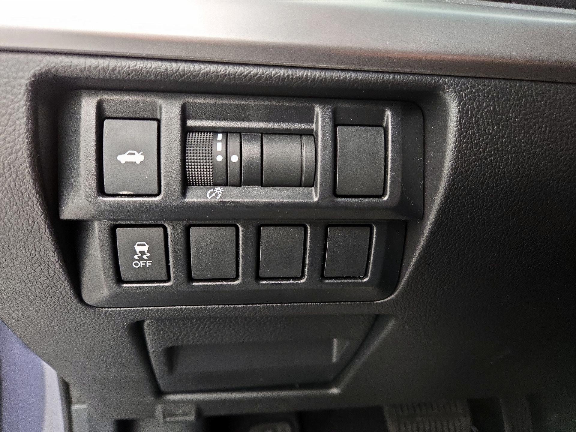 Thumbnail: 2016 Subaru Legacy - 13