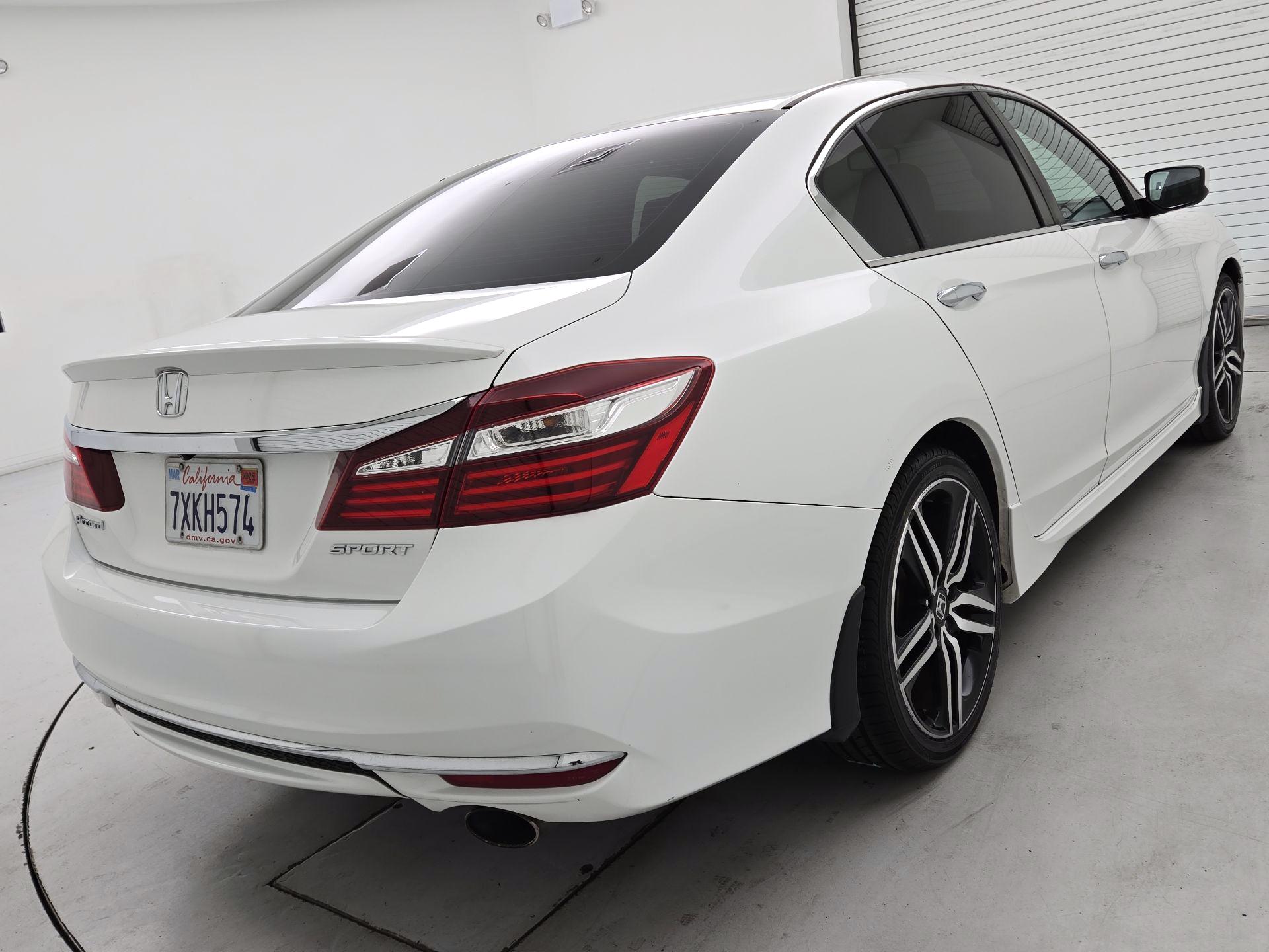 Thumbnail: 2017 Honda Accord - 5
