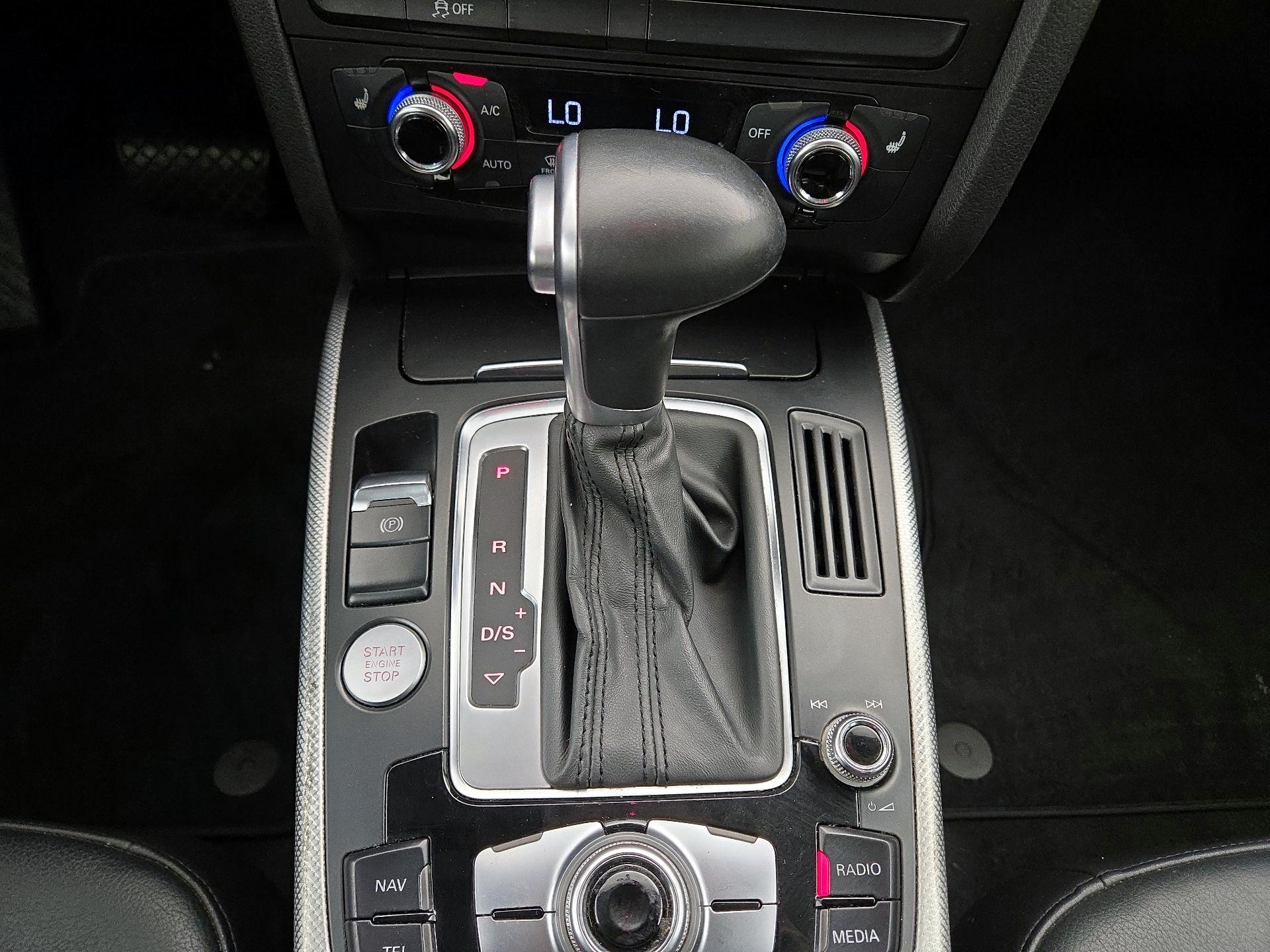 Thumbnail: 2016 Audi A4 - 16