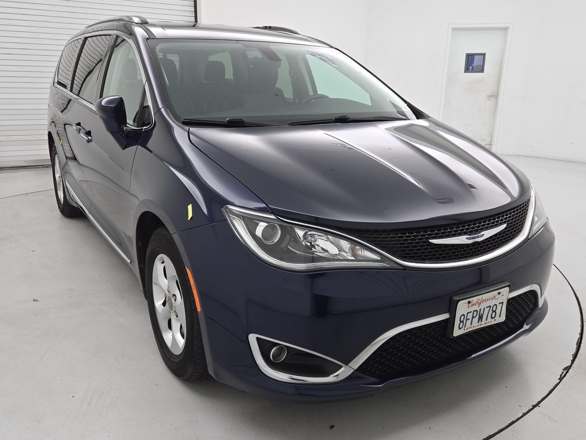 Thumbnail: 2017 Chrysler Pacifica - 1