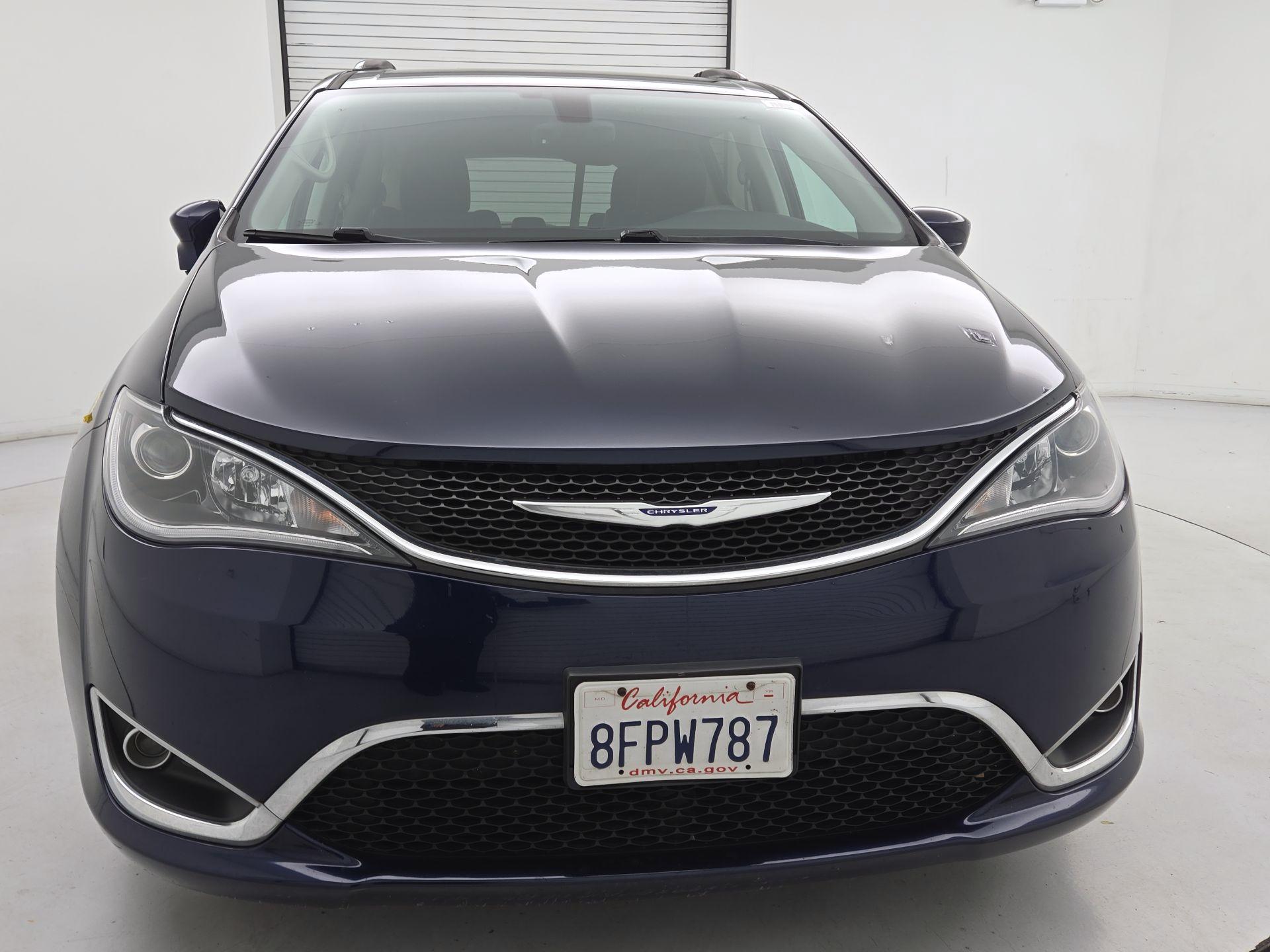 Thumbnail: 2017 Chrysler Pacifica - 2