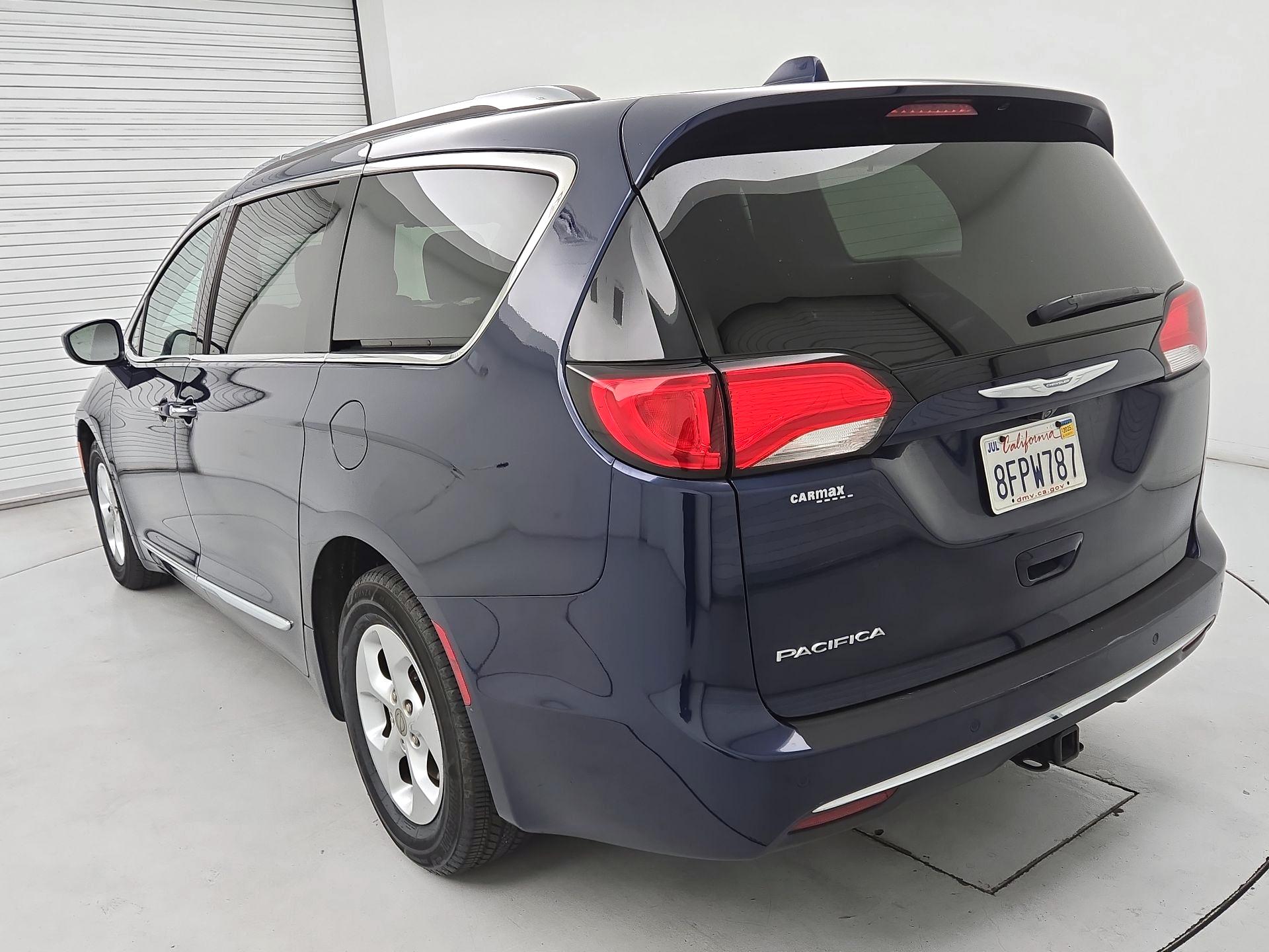 Thumbnail: 2017 Chrysler Pacifica - 7