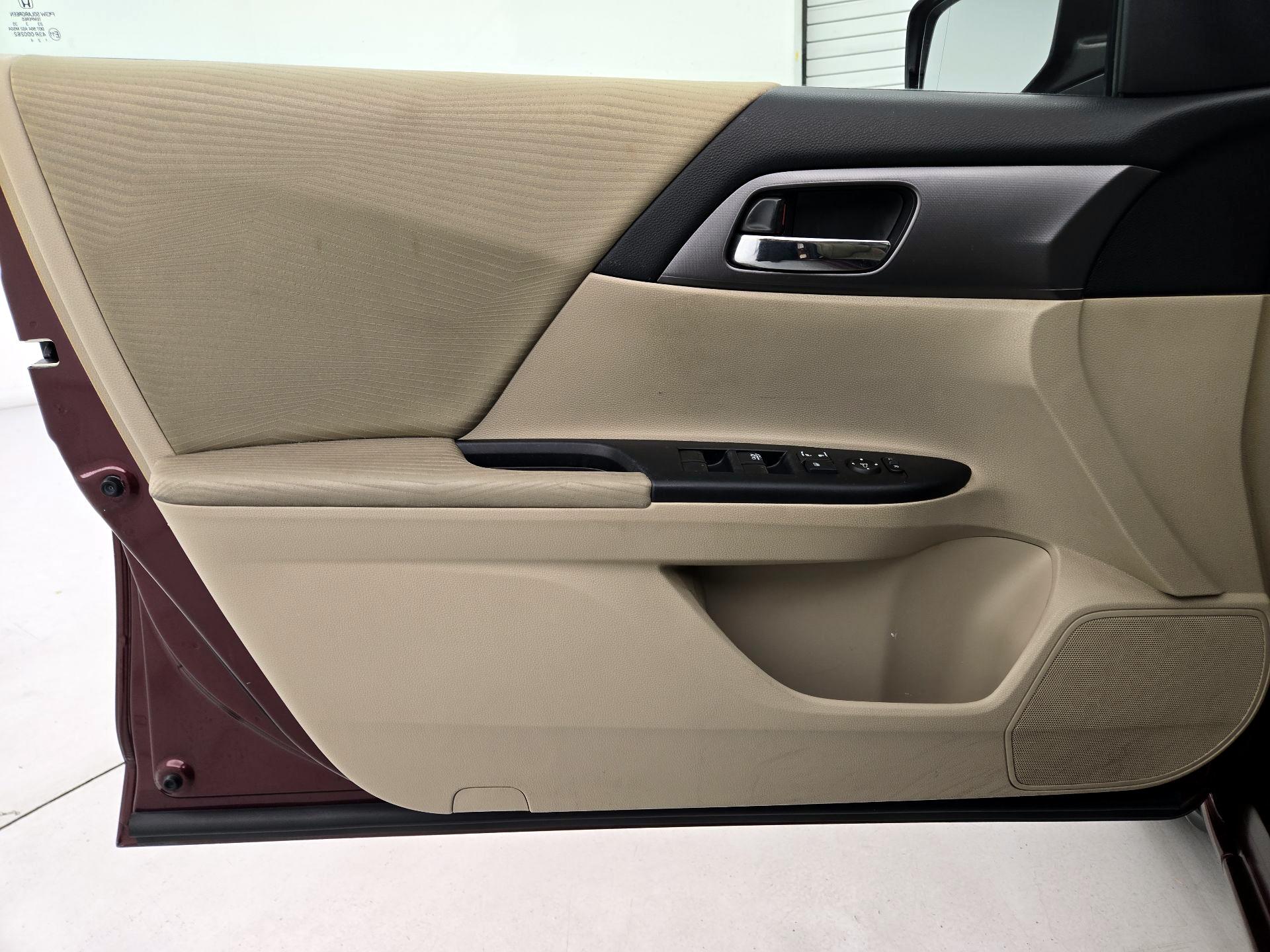 Thumbnail: 2014 Honda Accord - 10