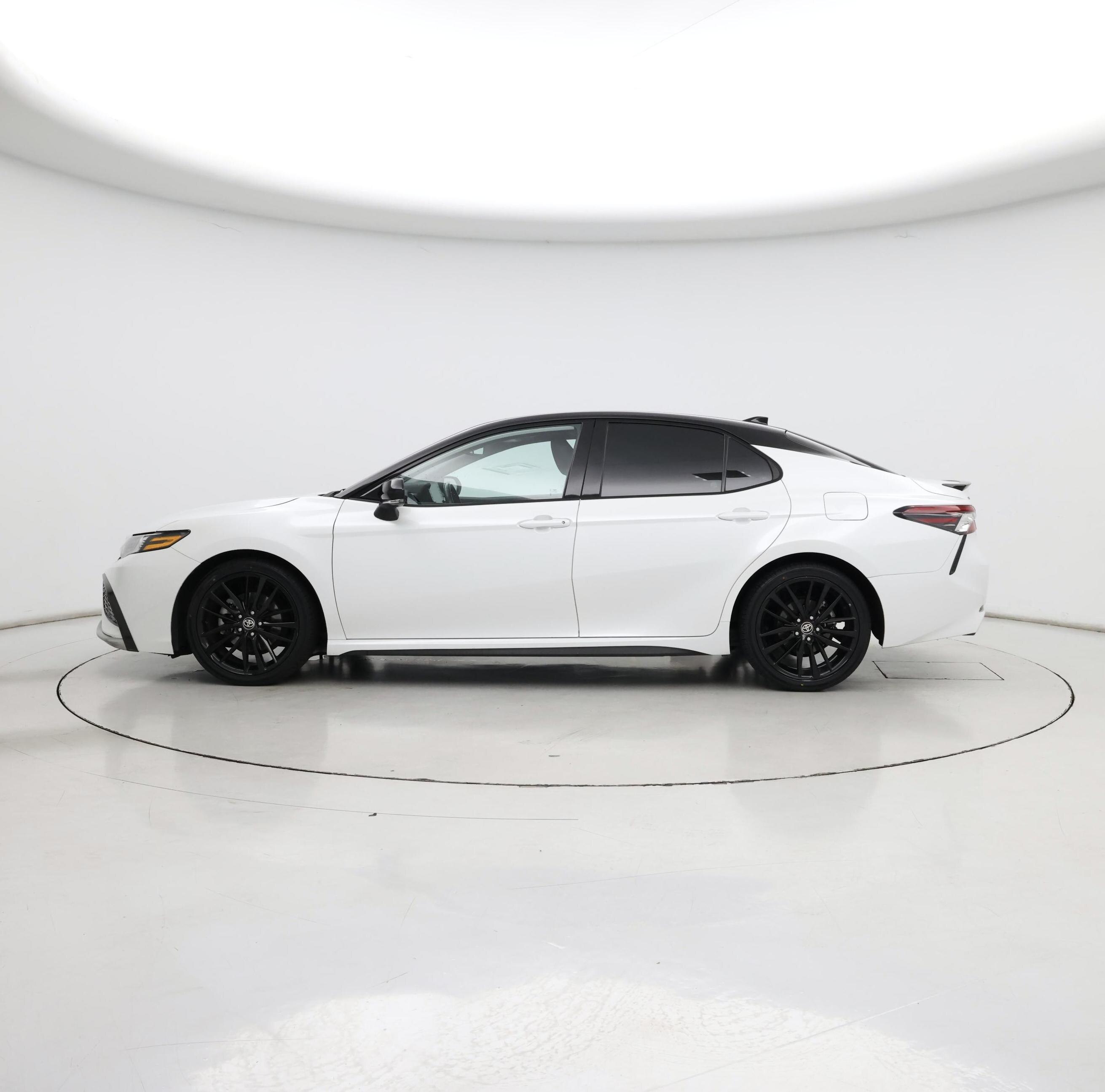 Thumbnail: 2023 Toyota Camry - 3