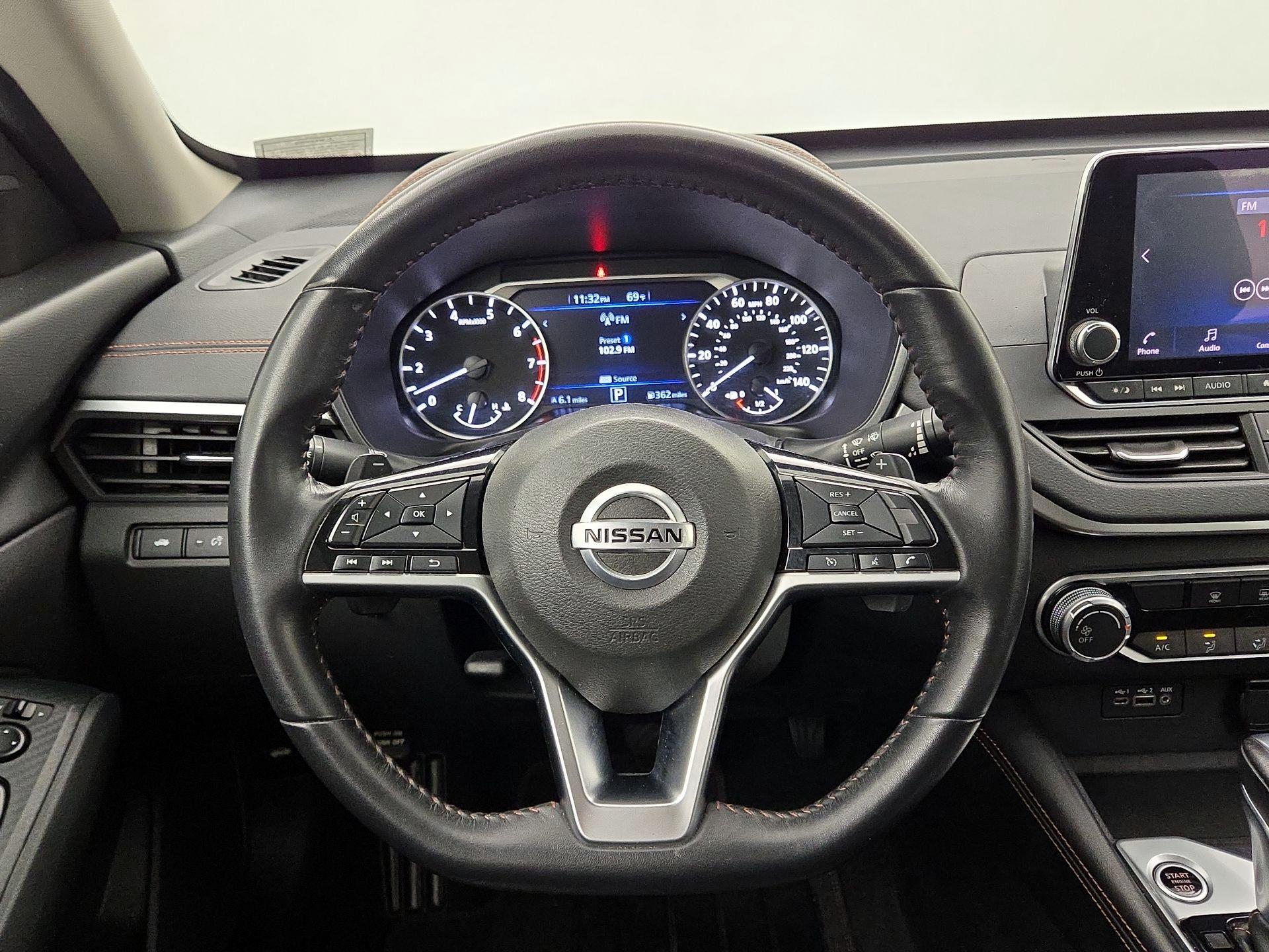 Thumbnail: 2020 Nissan Altima - 10
