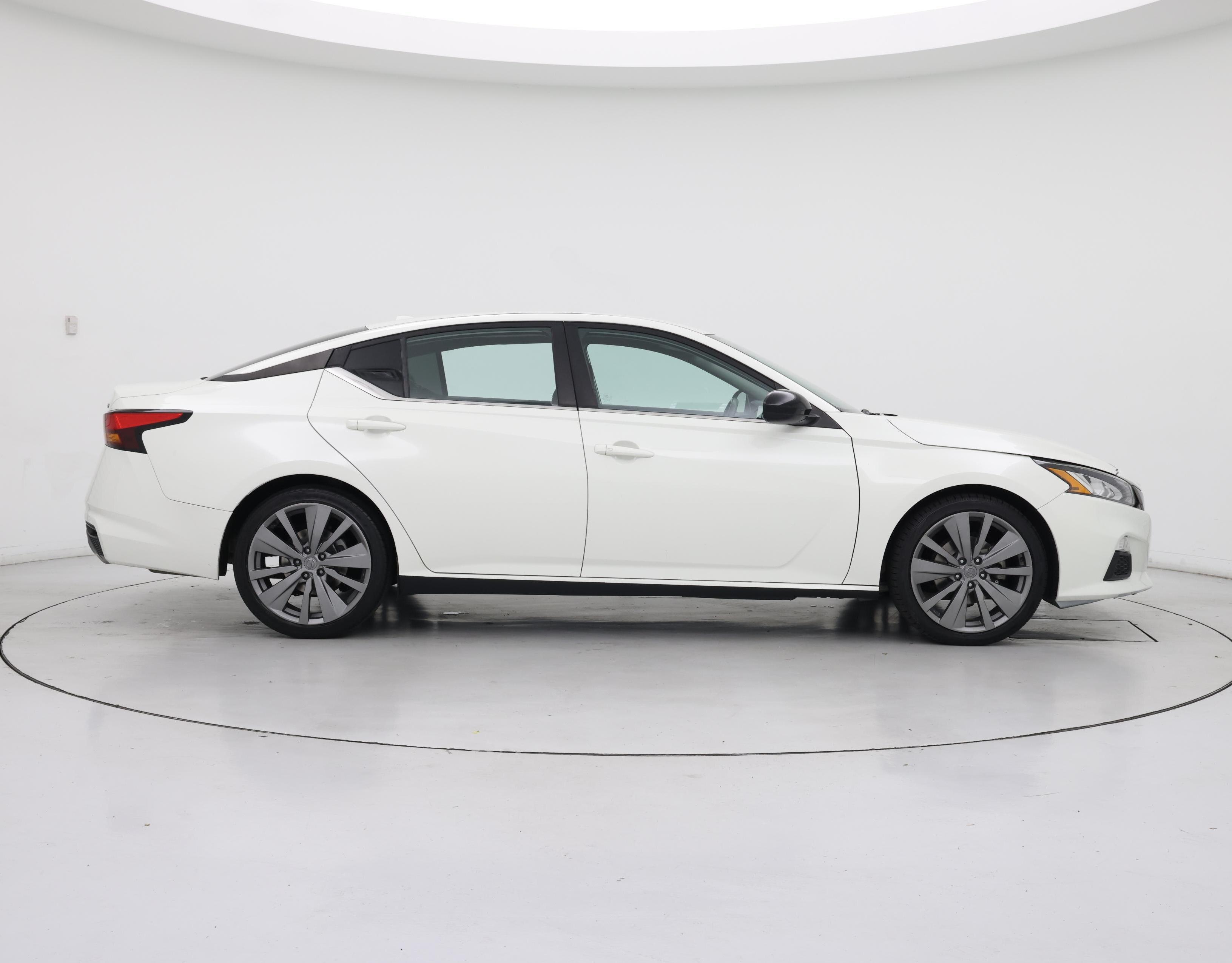 Thumbnail: 2020 Nissan Altima - 7
