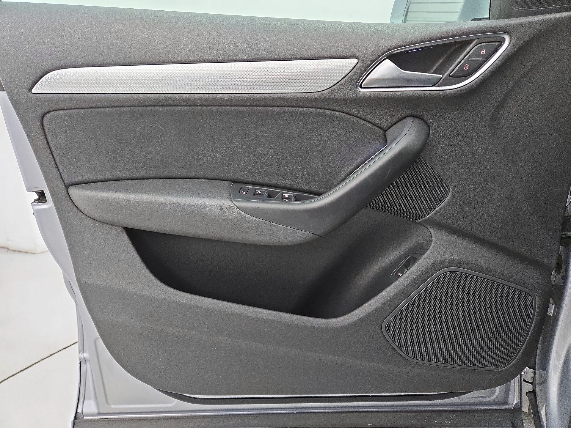 Thumbnail: 2016 Audi Q3 - 12