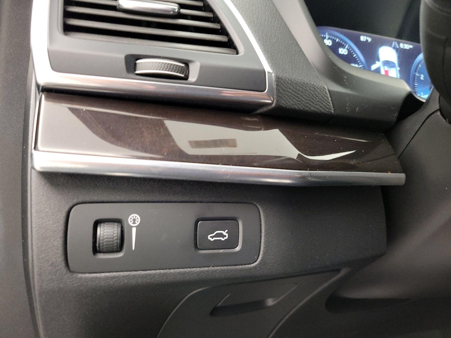 Thumbnail: 2019 Volvo XC90 - 13