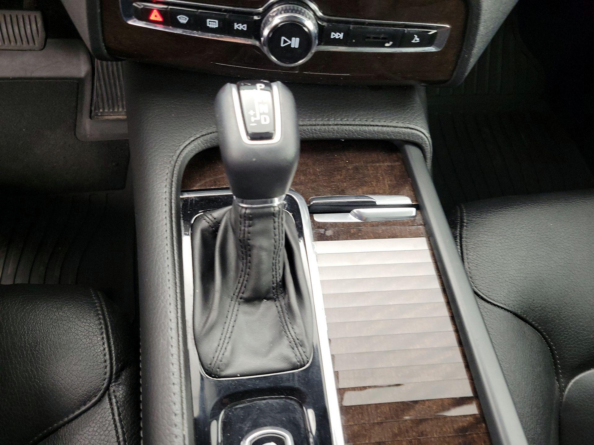 Thumbnail: 2019 Volvo XC90 - 18