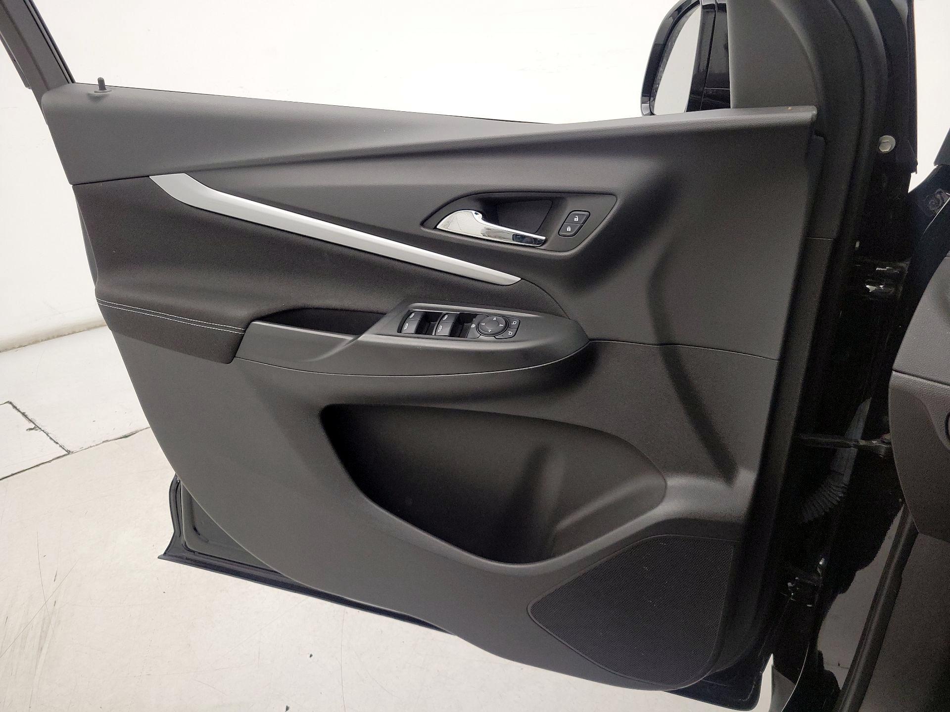 Thumbnail: 2023 Chevrolet Bolt EUV - 12