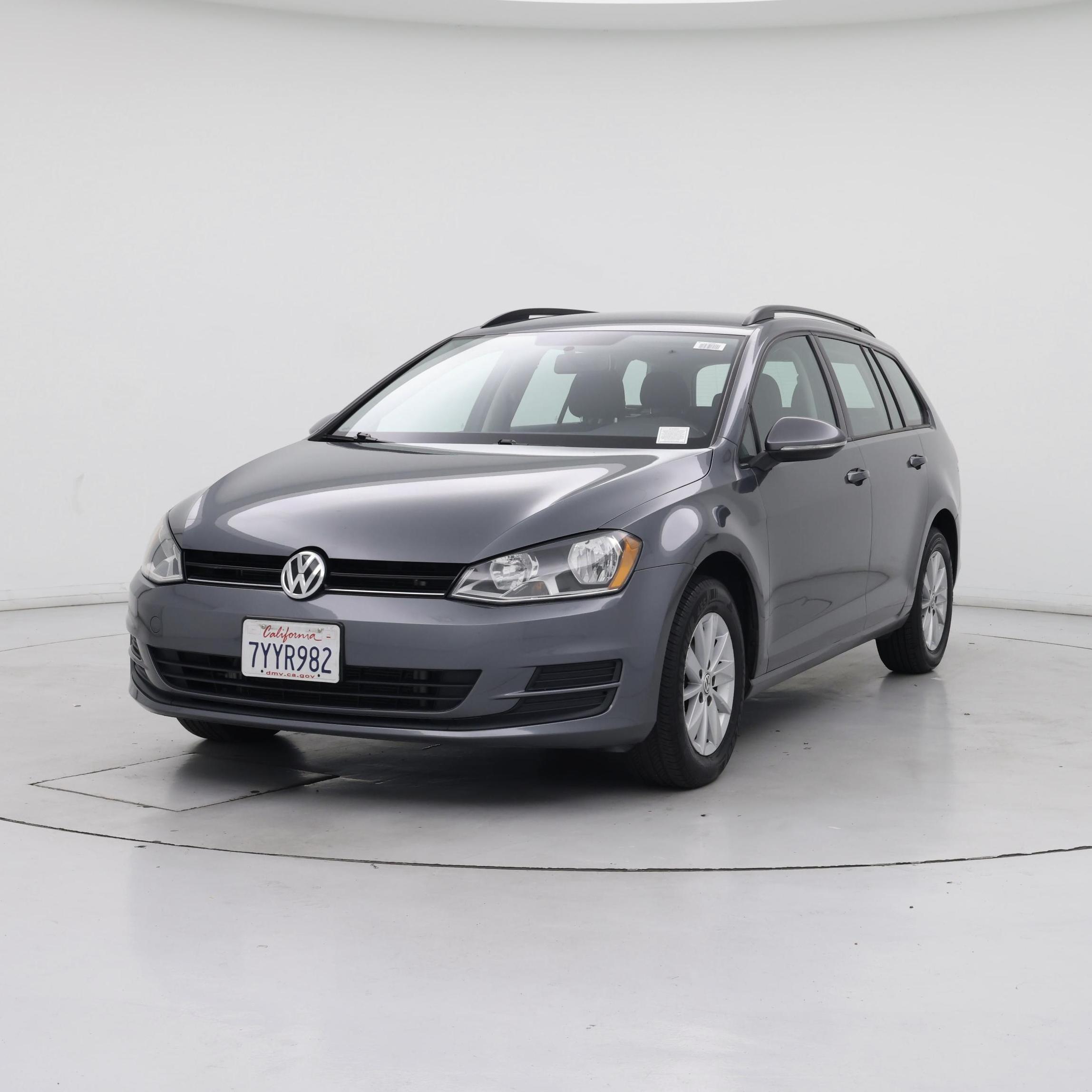 Thumbnail: 2016 Volkswagen Golf - 4