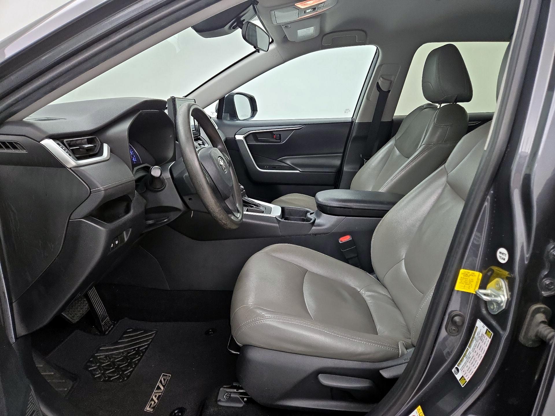 Thumbnail: 2019 Toyota RAV4 - 11