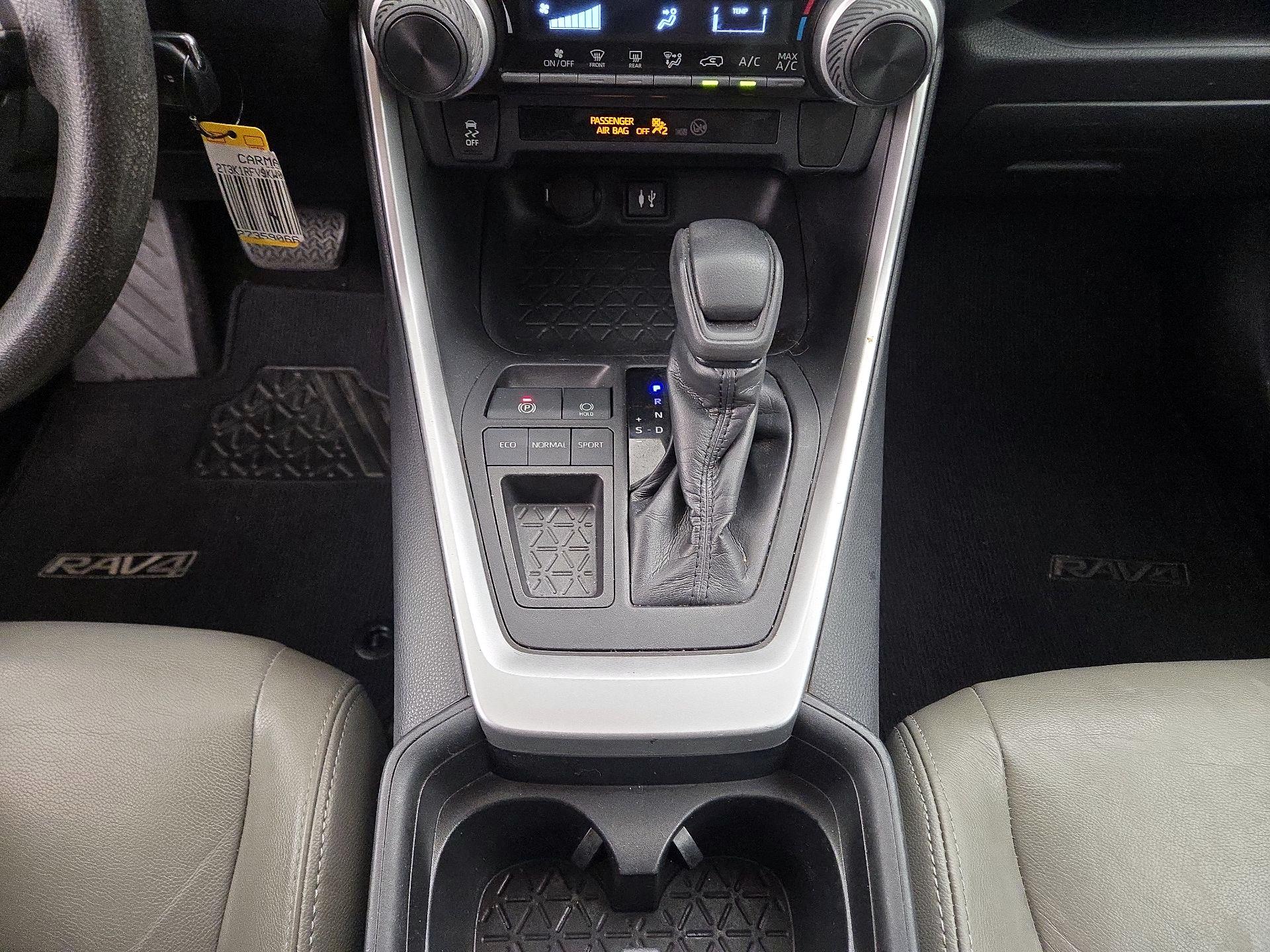 Thumbnail: 2019 Toyota RAV4 - 17