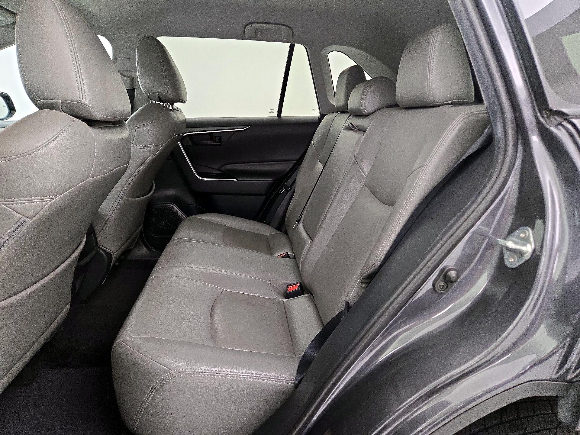 Thumbnail: 2019 Toyota RAV4 - 19