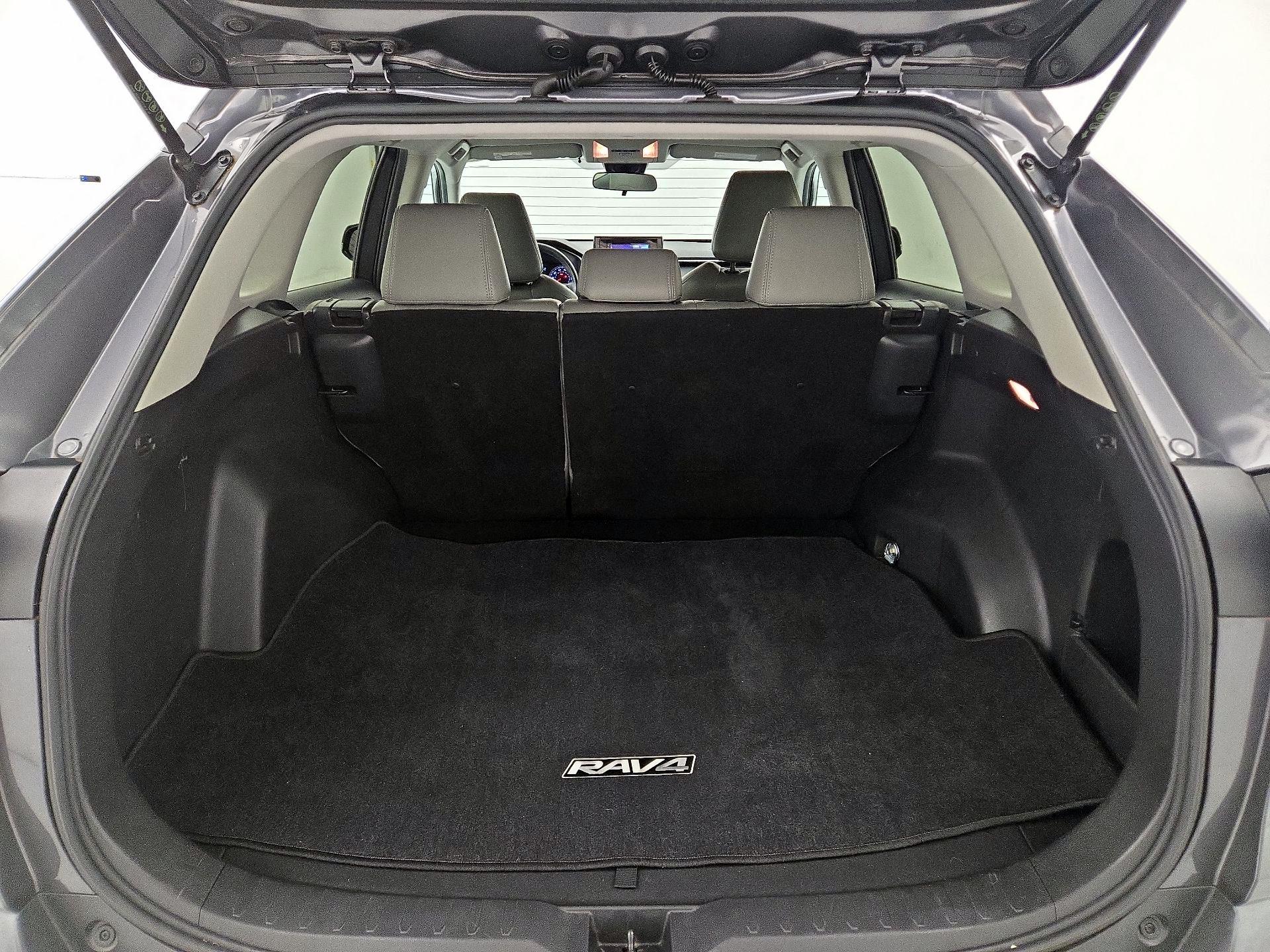 Thumbnail: 2019 Toyota RAV4 - 20