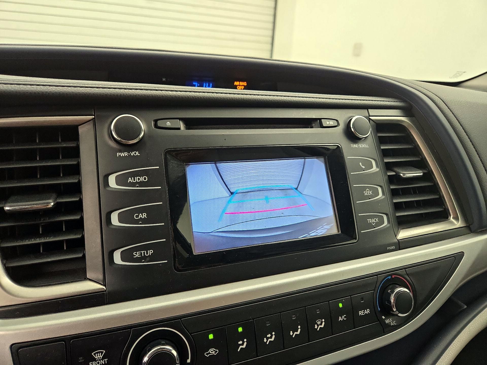 Thumbnail: 2016 Toyota Highlander - 12
