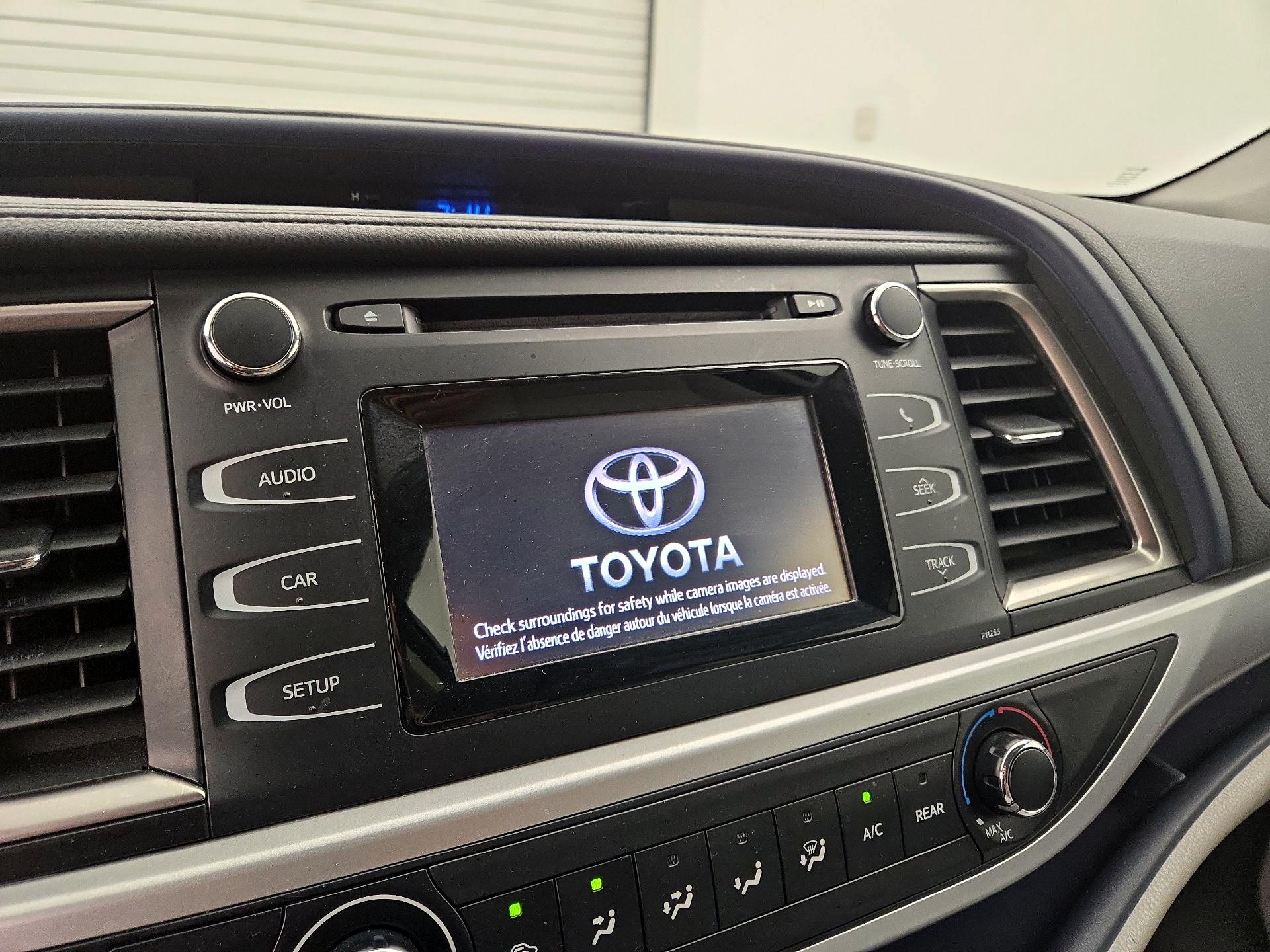 Thumbnail: 2016 Toyota Highlander - 13