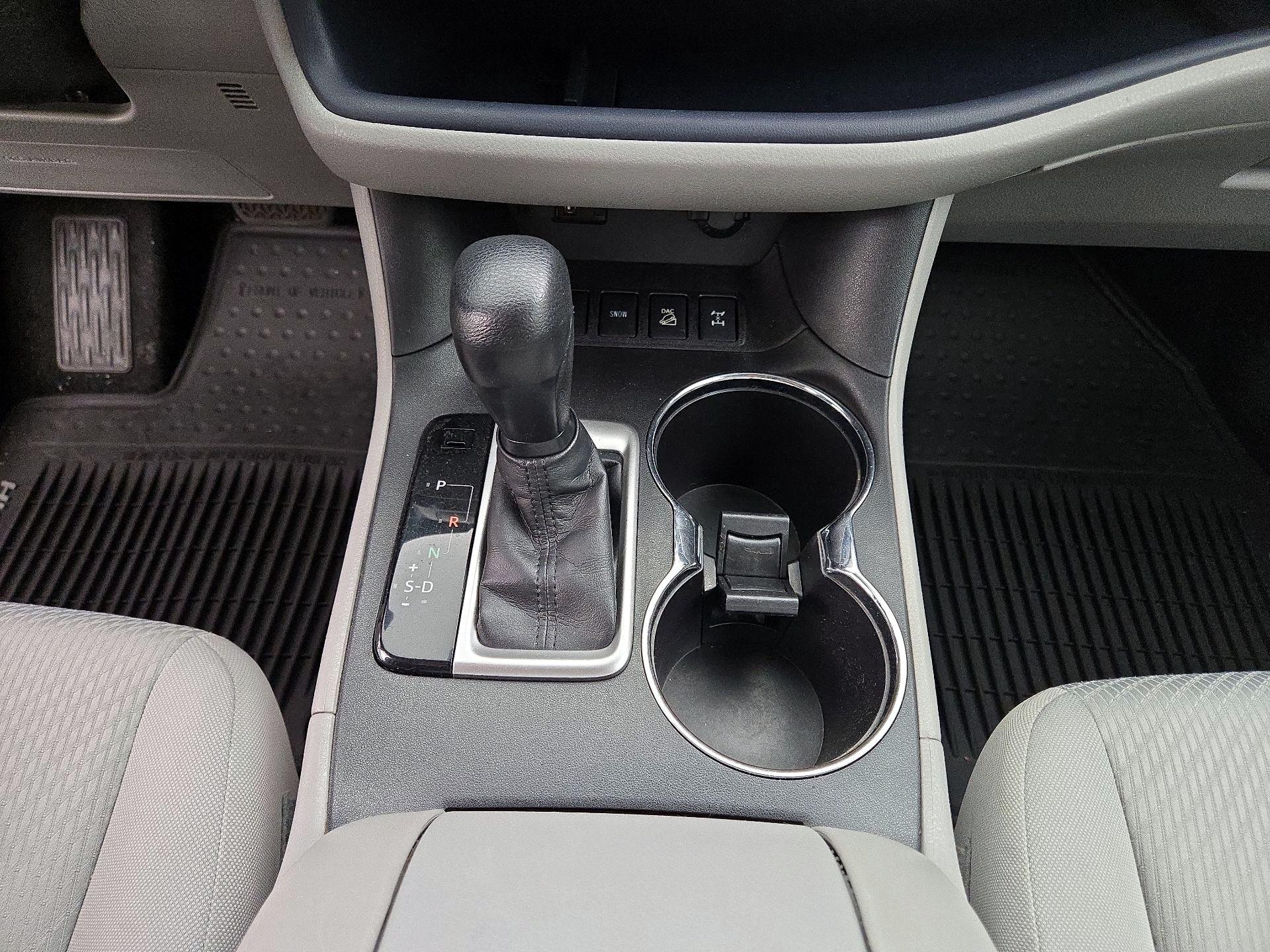 Thumbnail: 2016 Toyota Highlander - 15