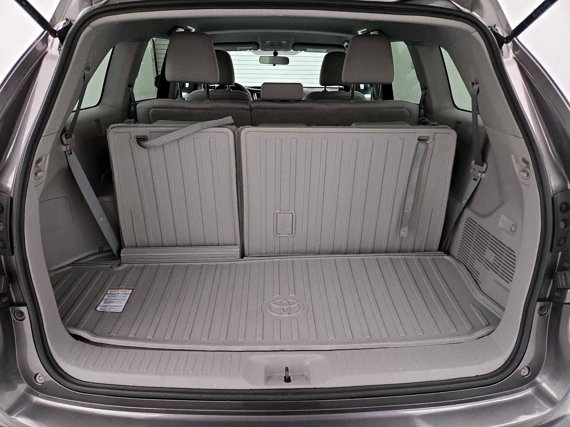 Thumbnail: 2016 Toyota Highlander - 18