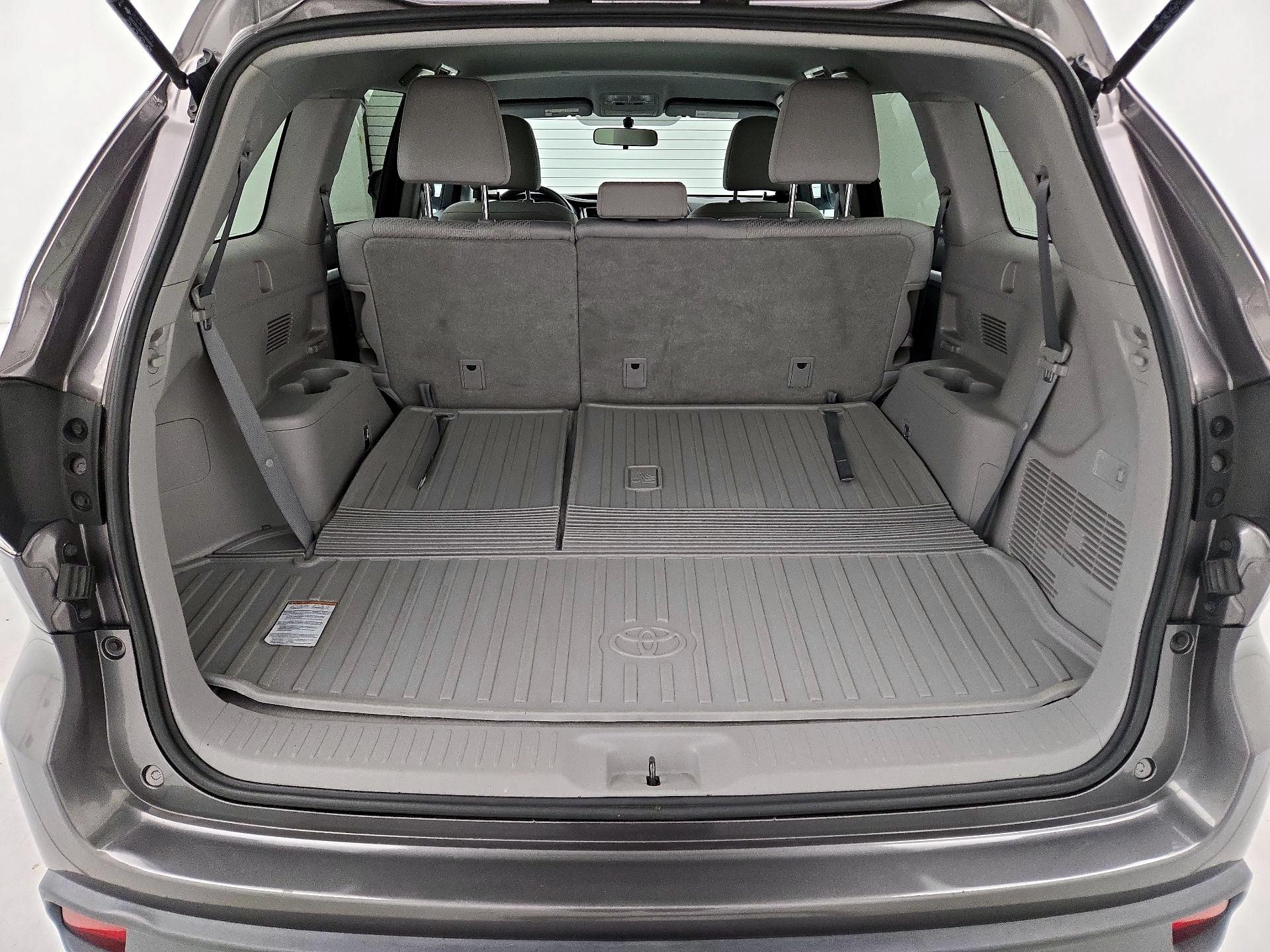 Thumbnail: 2016 Toyota Highlander - 19