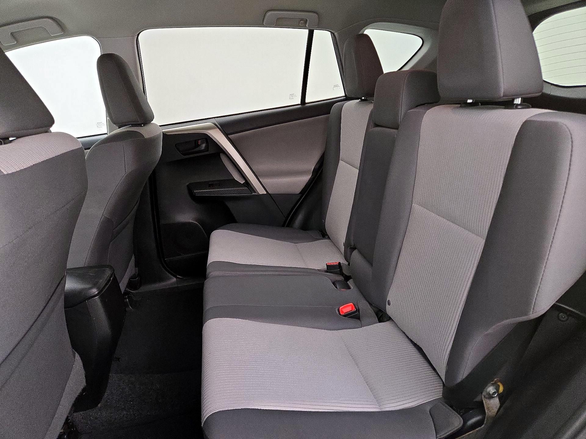 Thumbnail: 2015 Toyota RAV4 - 17