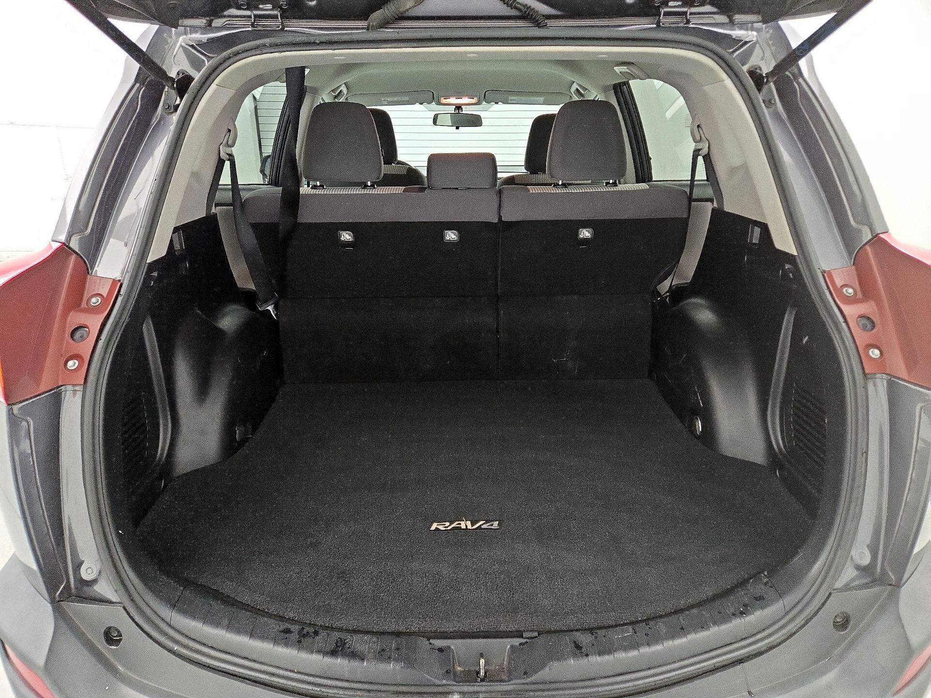 Thumbnail: 2015 Toyota RAV4 - 18