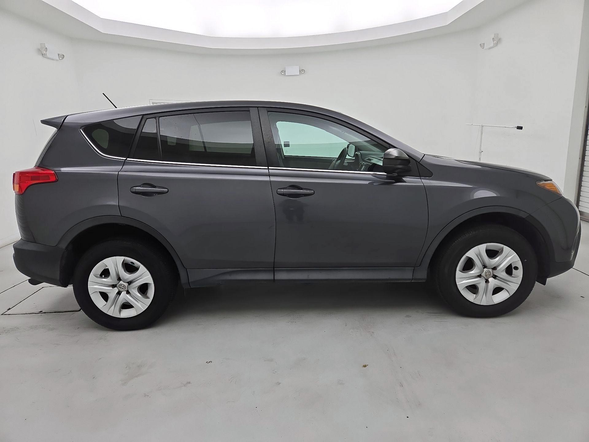 Thumbnail: 2015 Toyota RAV4 - 4