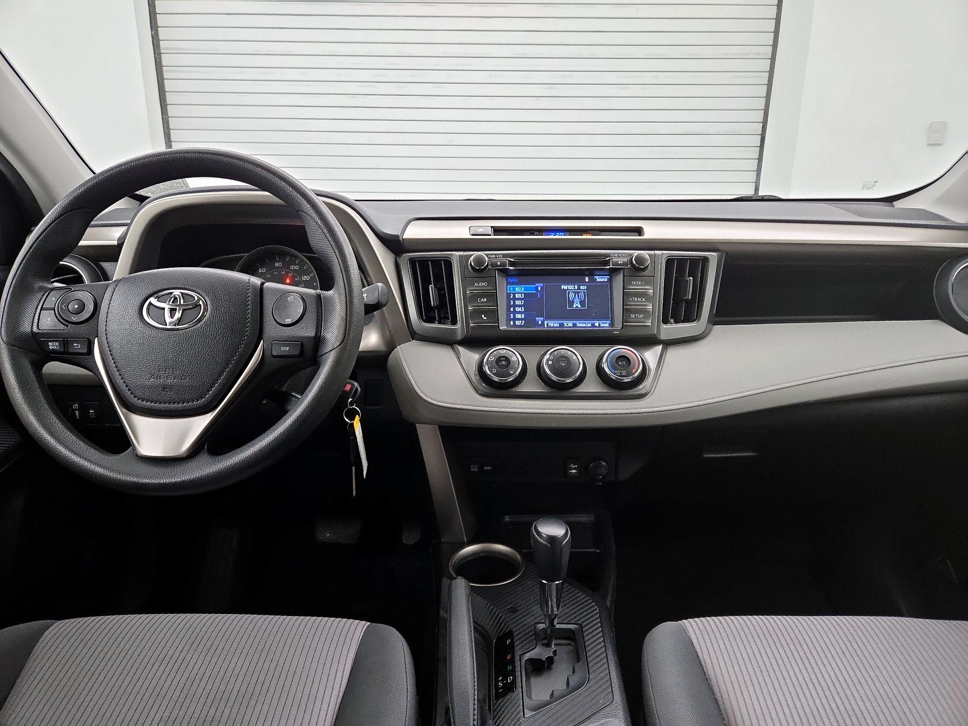 Thumbnail: 2015 Toyota RAV4 - 8