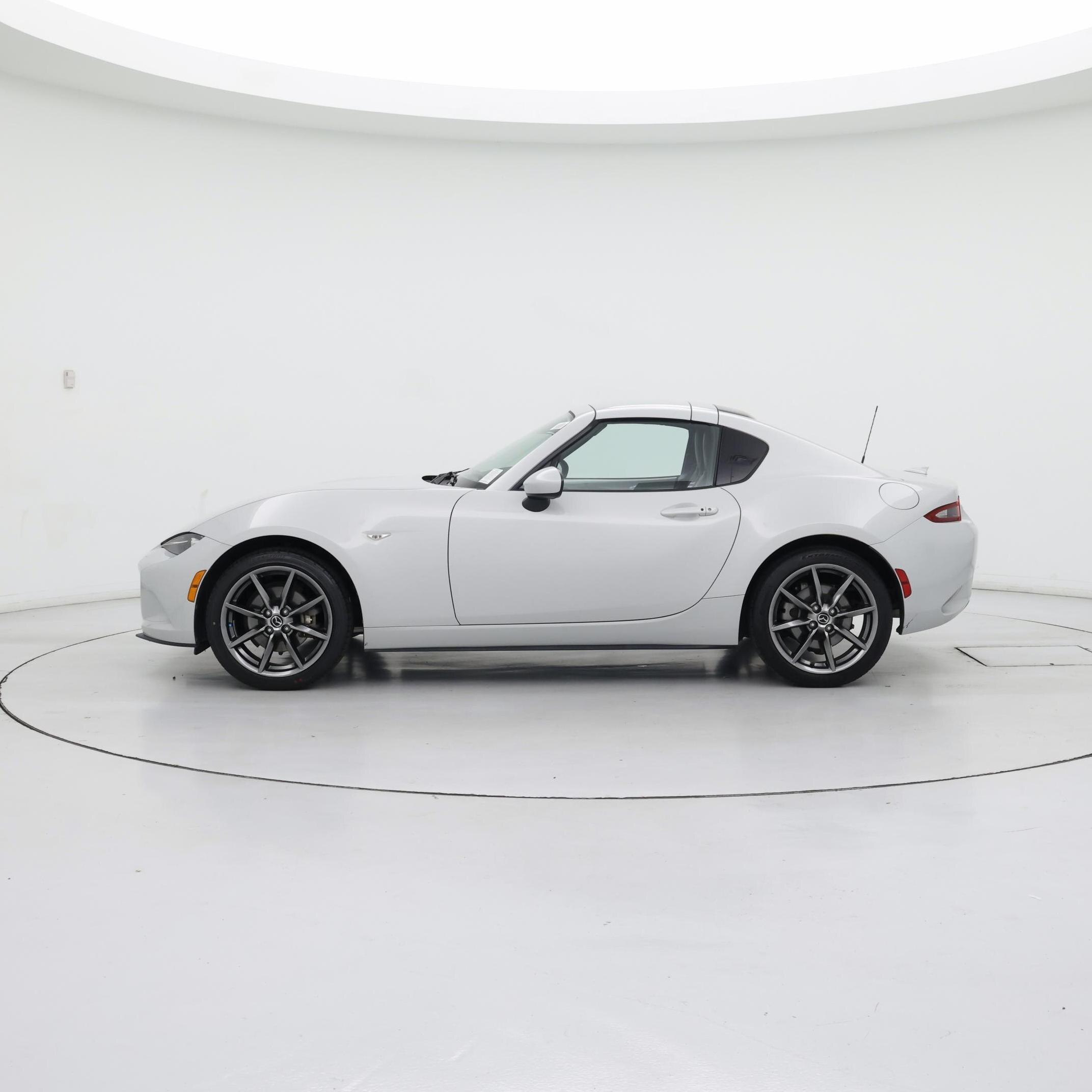 Thumbnail: 2017 Mazda MX-5 Miata - 3
