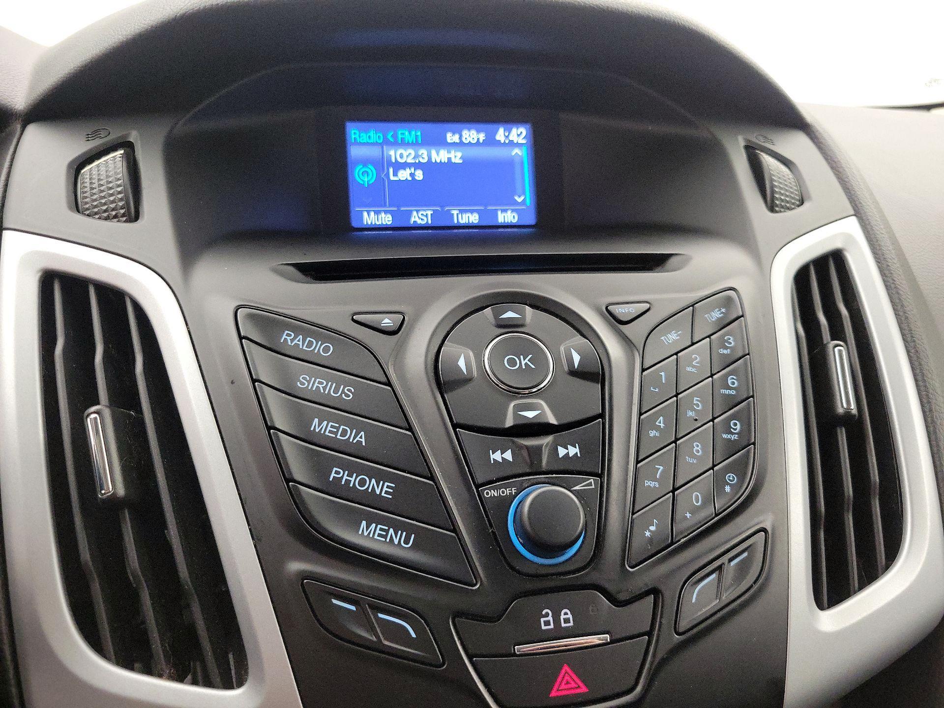 Thumbnail: 2014 Ford Focus - 14