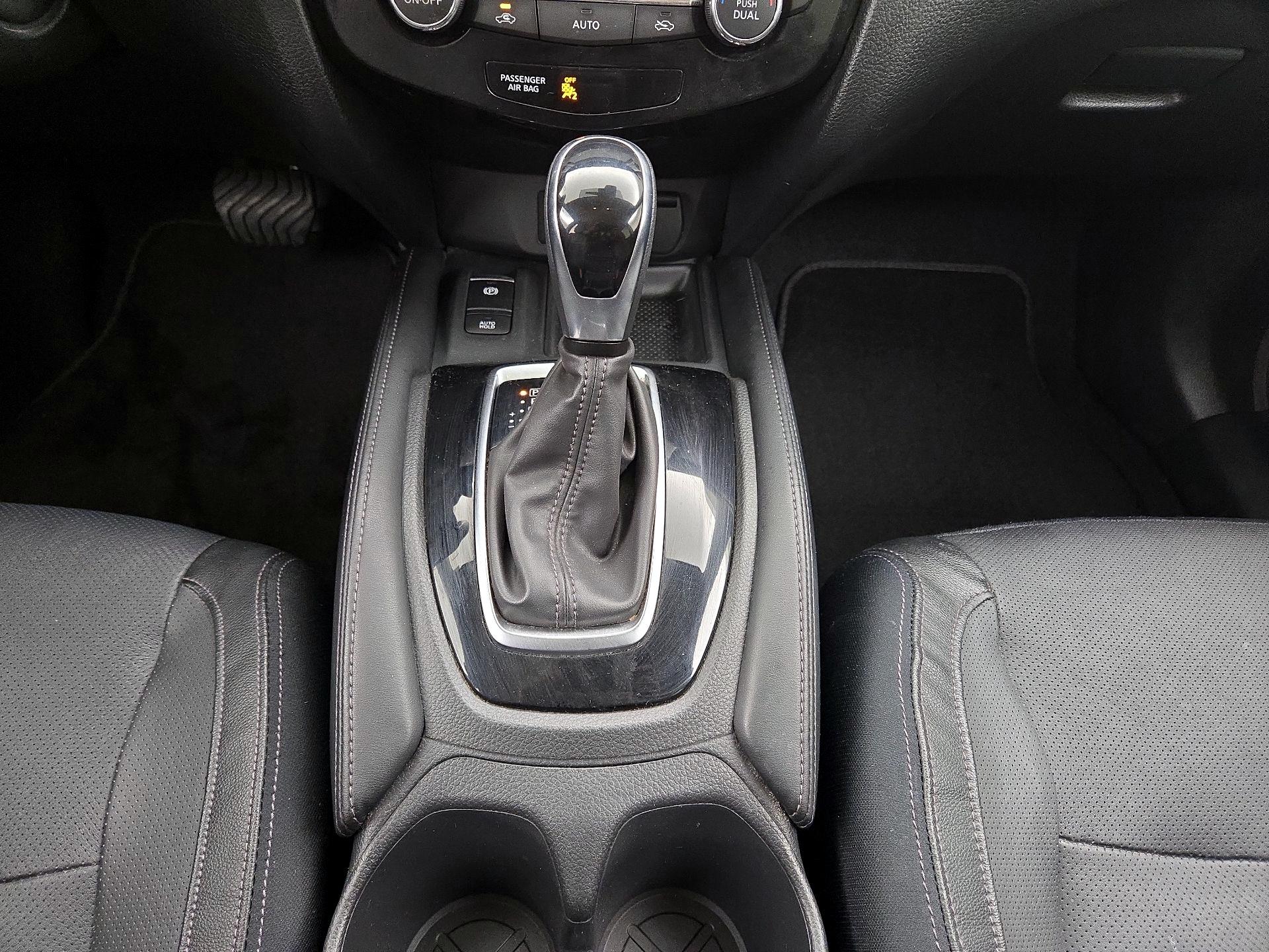 Thumbnail: 2019 Nissan Rogue - 15