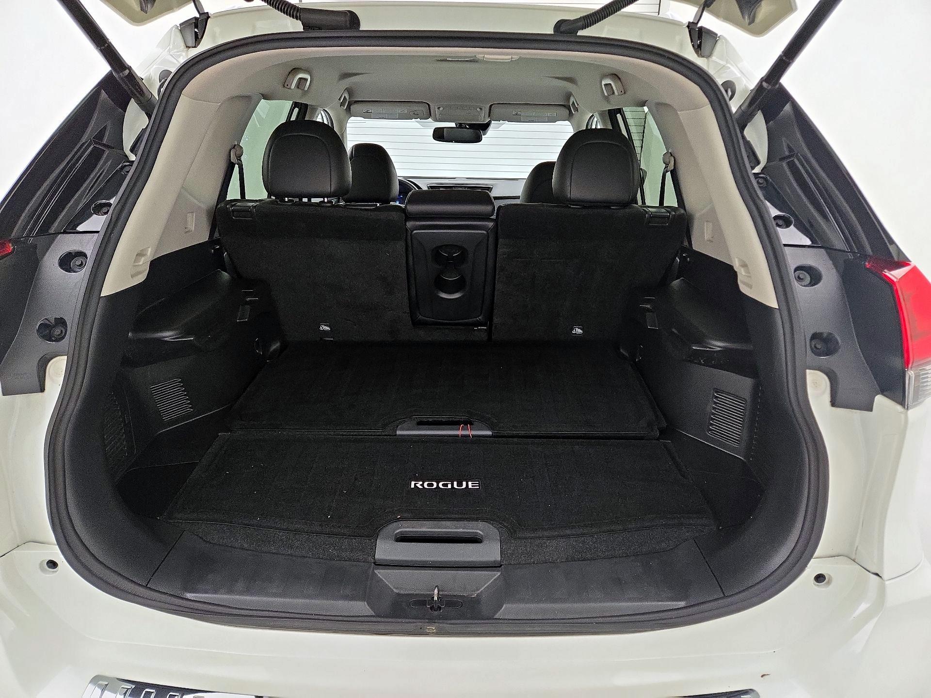 Thumbnail: 2019 Nissan Rogue - 17