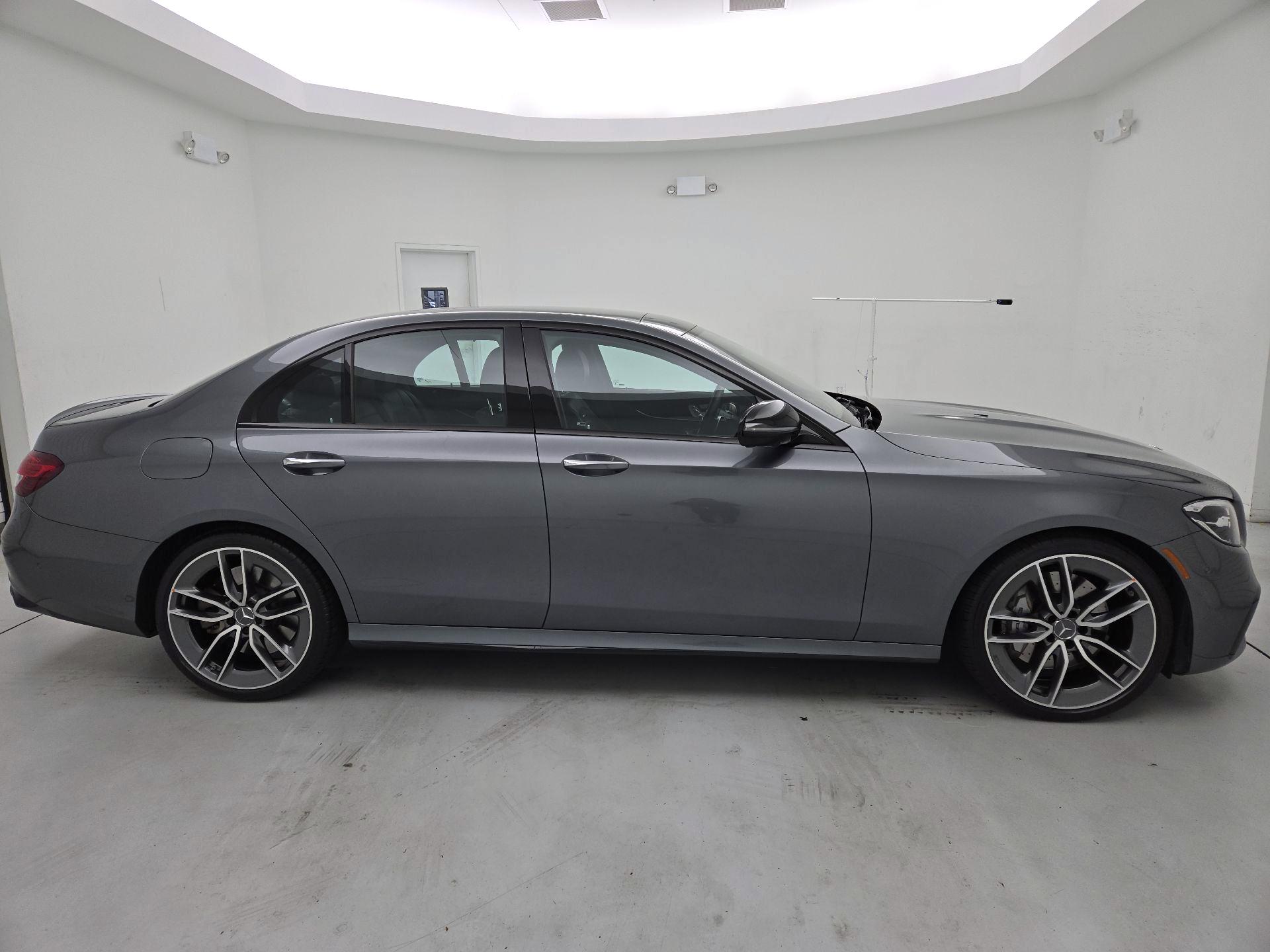 Thumbnail: 2022 Mercedes-Benz E-Class - 4