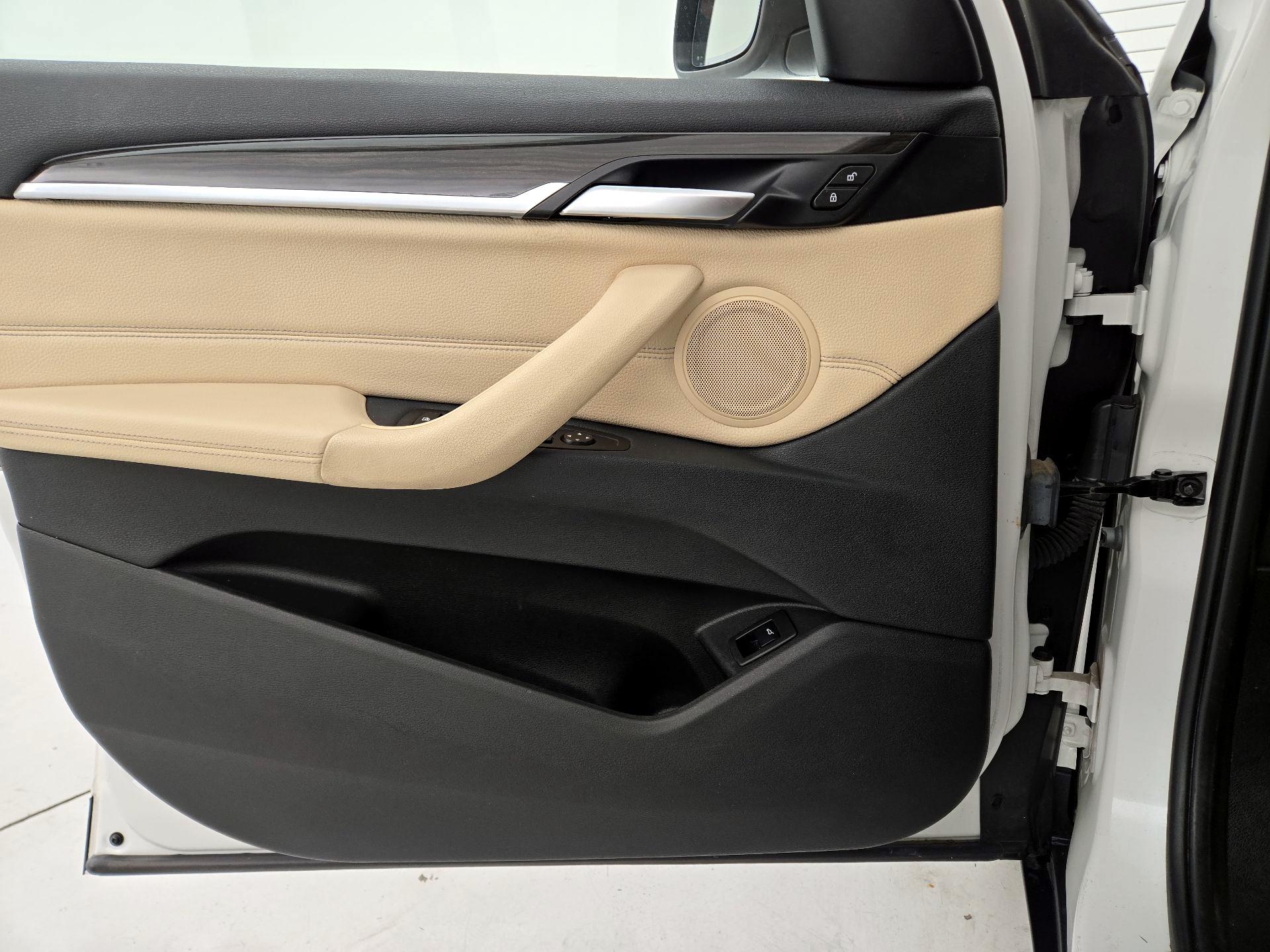 Thumbnail: 2017 BMW X1 - 10