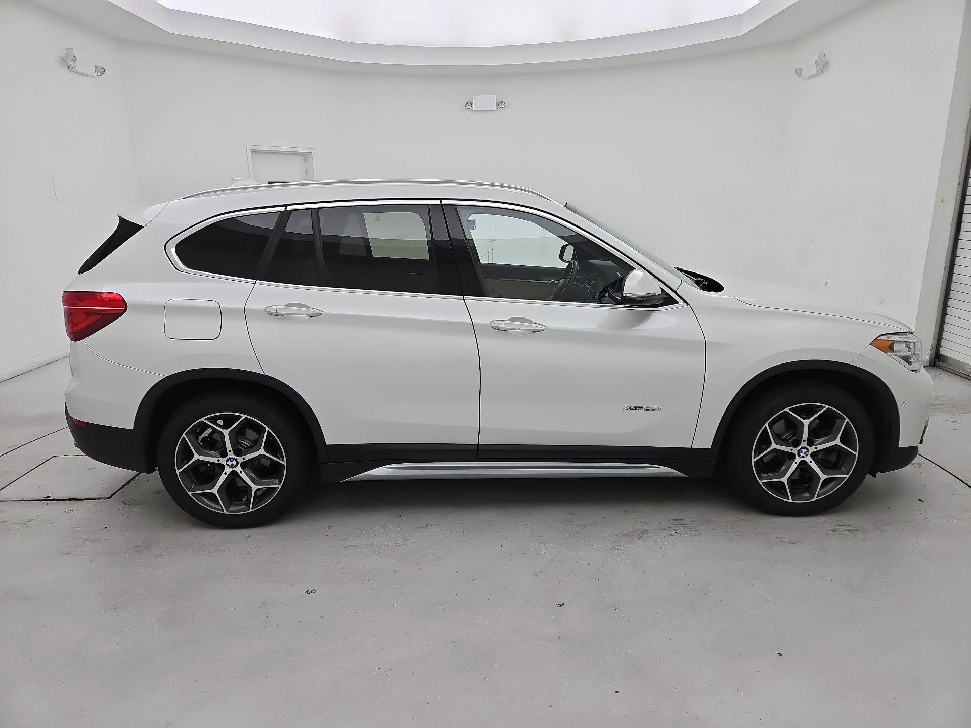 Thumbnail: 2017 BMW X1 - 4