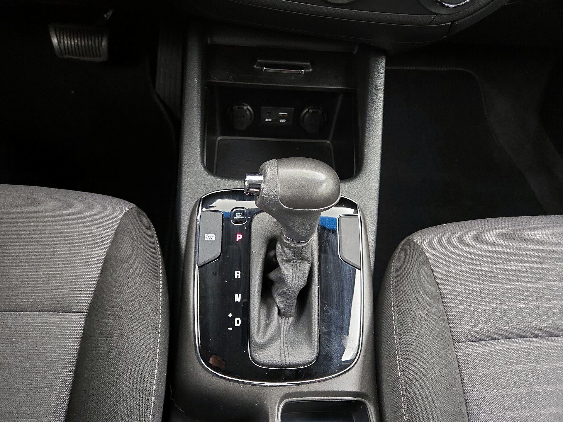 Thumbnail: 2018 Kia Forte - 15