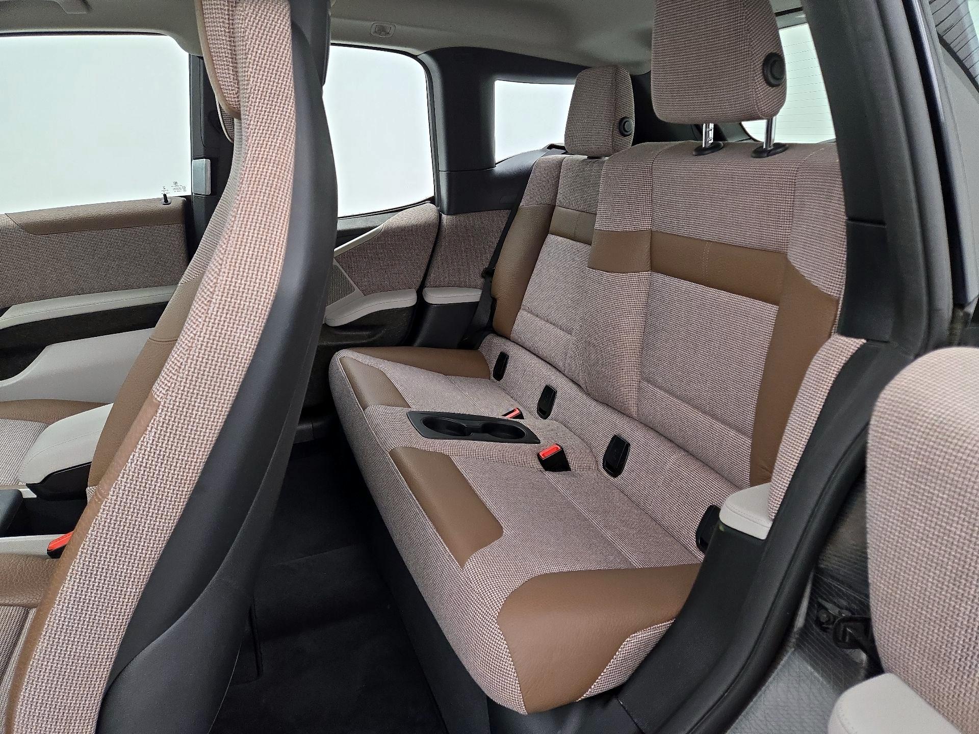 Thumbnail: 2020 BMW i3 - 18