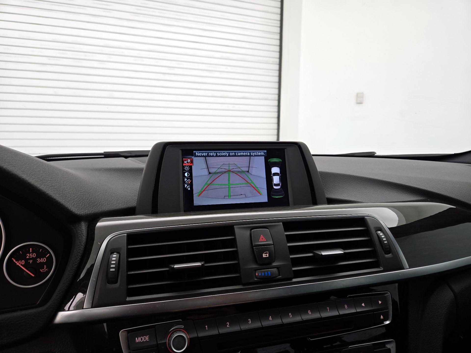 Thumbnail: 2016 BMW 3 Series - 12