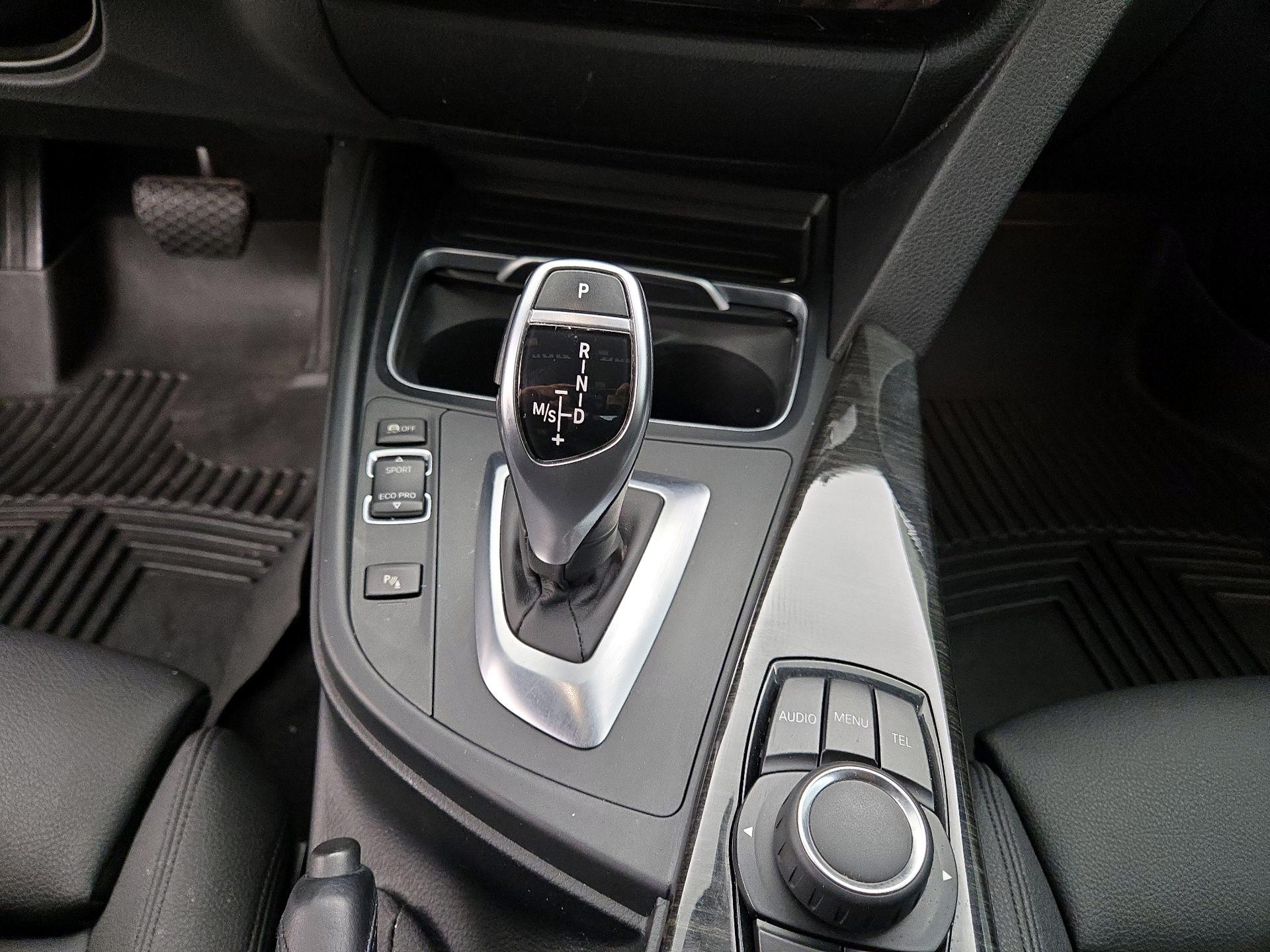 Thumbnail: 2016 BMW 3 Series - 15