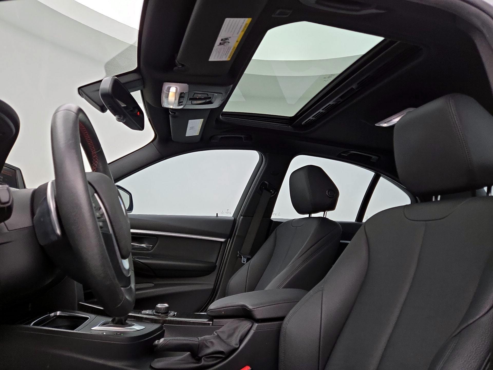 Thumbnail: 2016 BMW 3 Series - 16