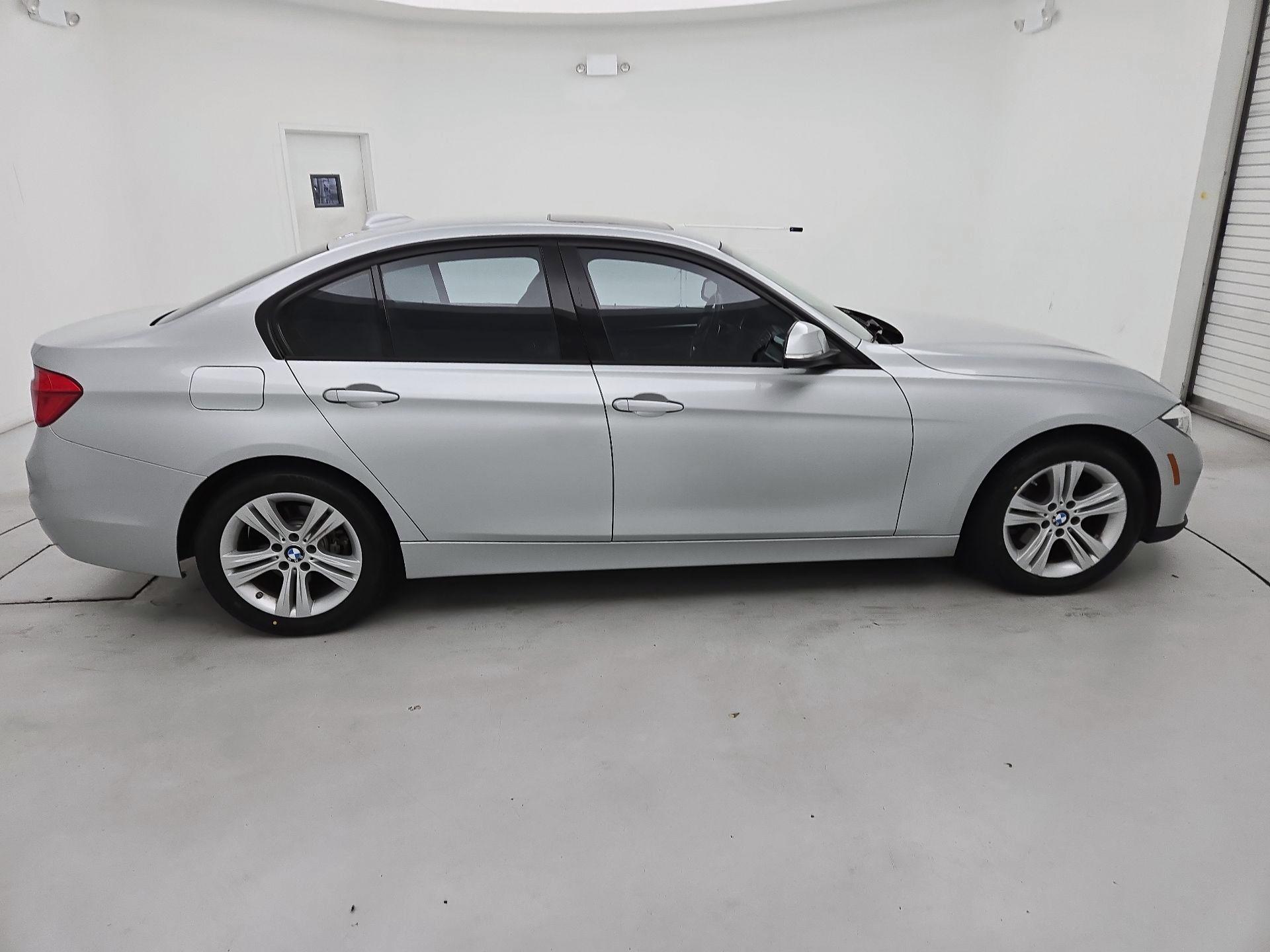 Thumbnail: 2016 BMW 3 Series - 4