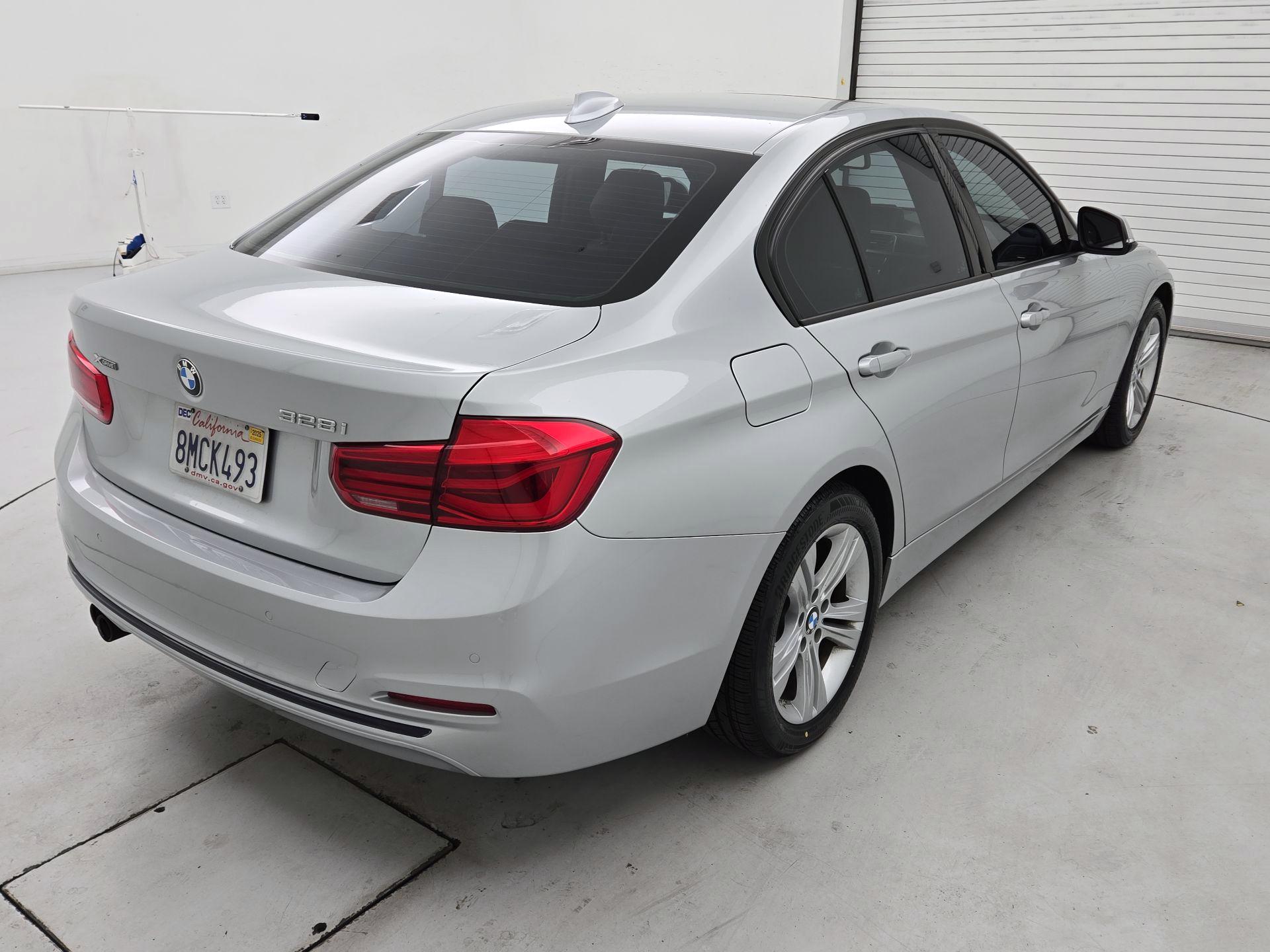 Thumbnail: 2016 BMW 3 Series - 5