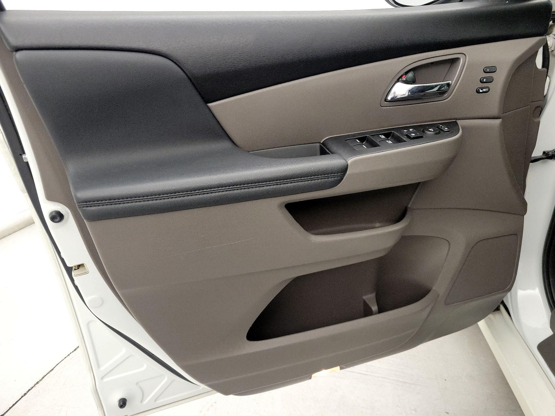 Thumbnail: 2014 Honda Odyssey - 12