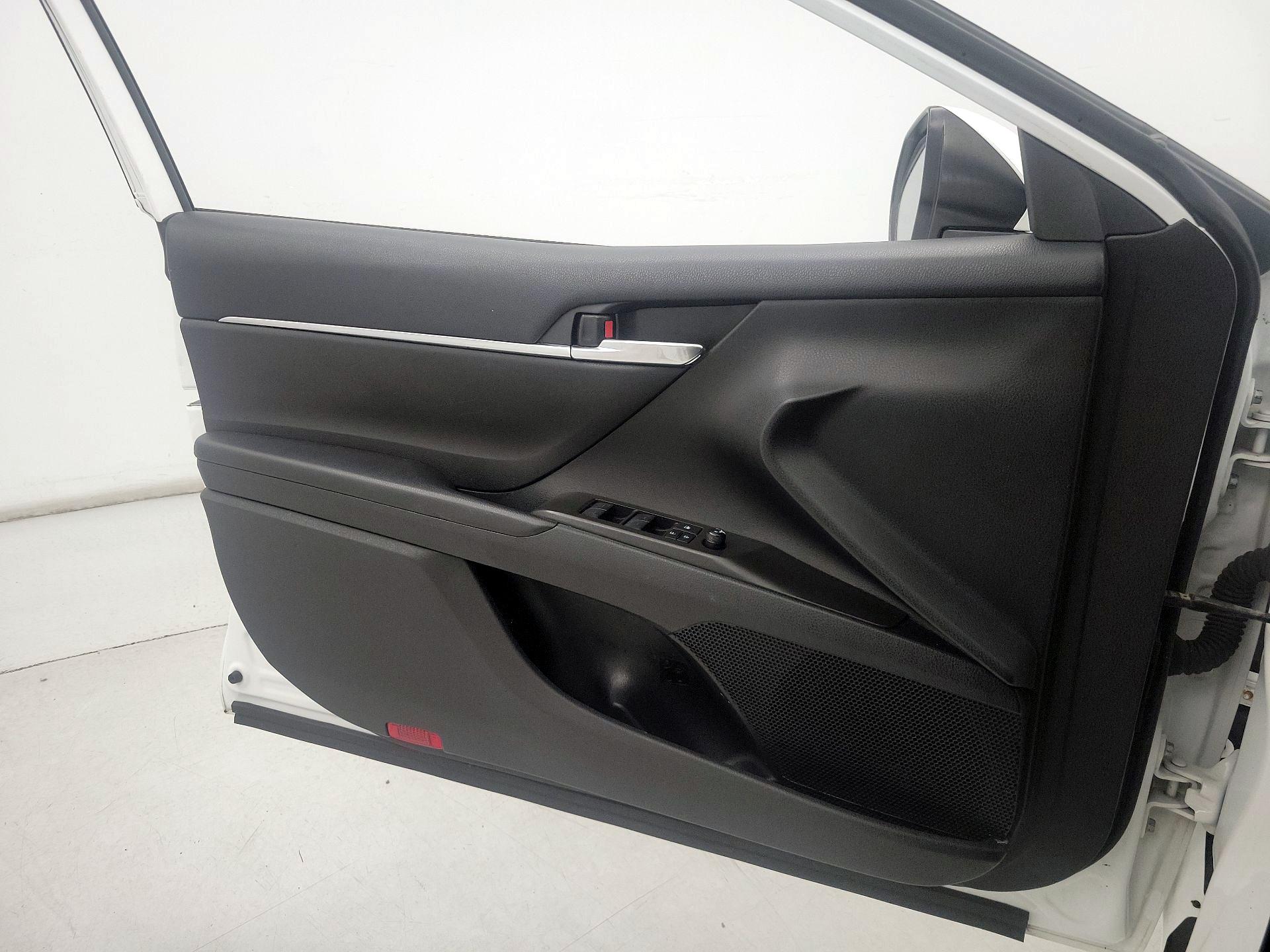 Thumbnail: 2022 Toyota Camry - 12