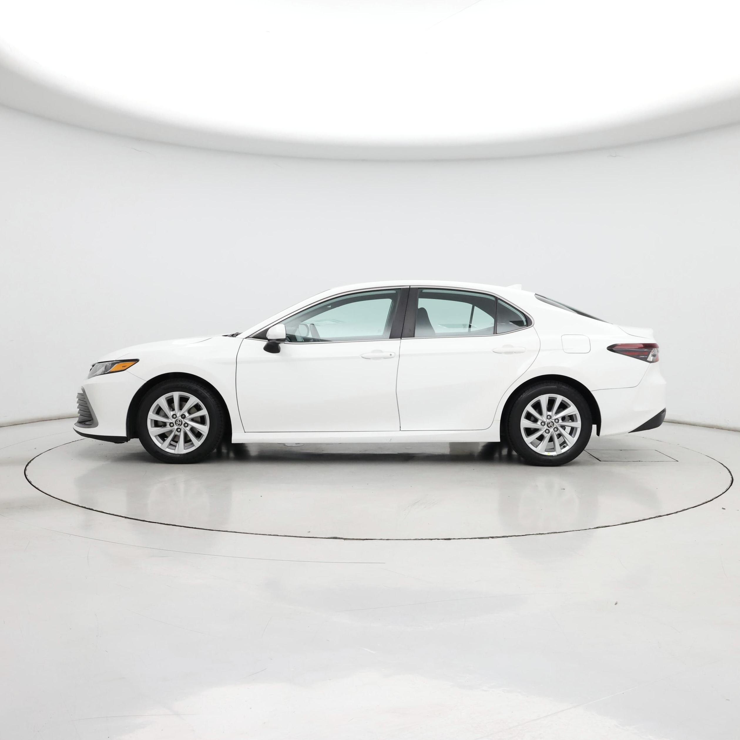 Thumbnail: 2022 Toyota Camry - 3