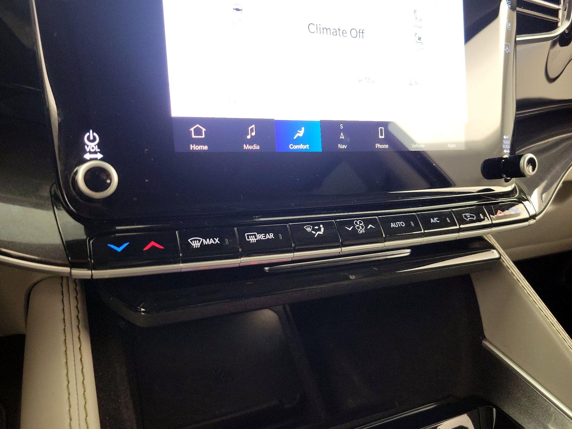 Thumbnail: 2022 Jeep Wagoneer - 17