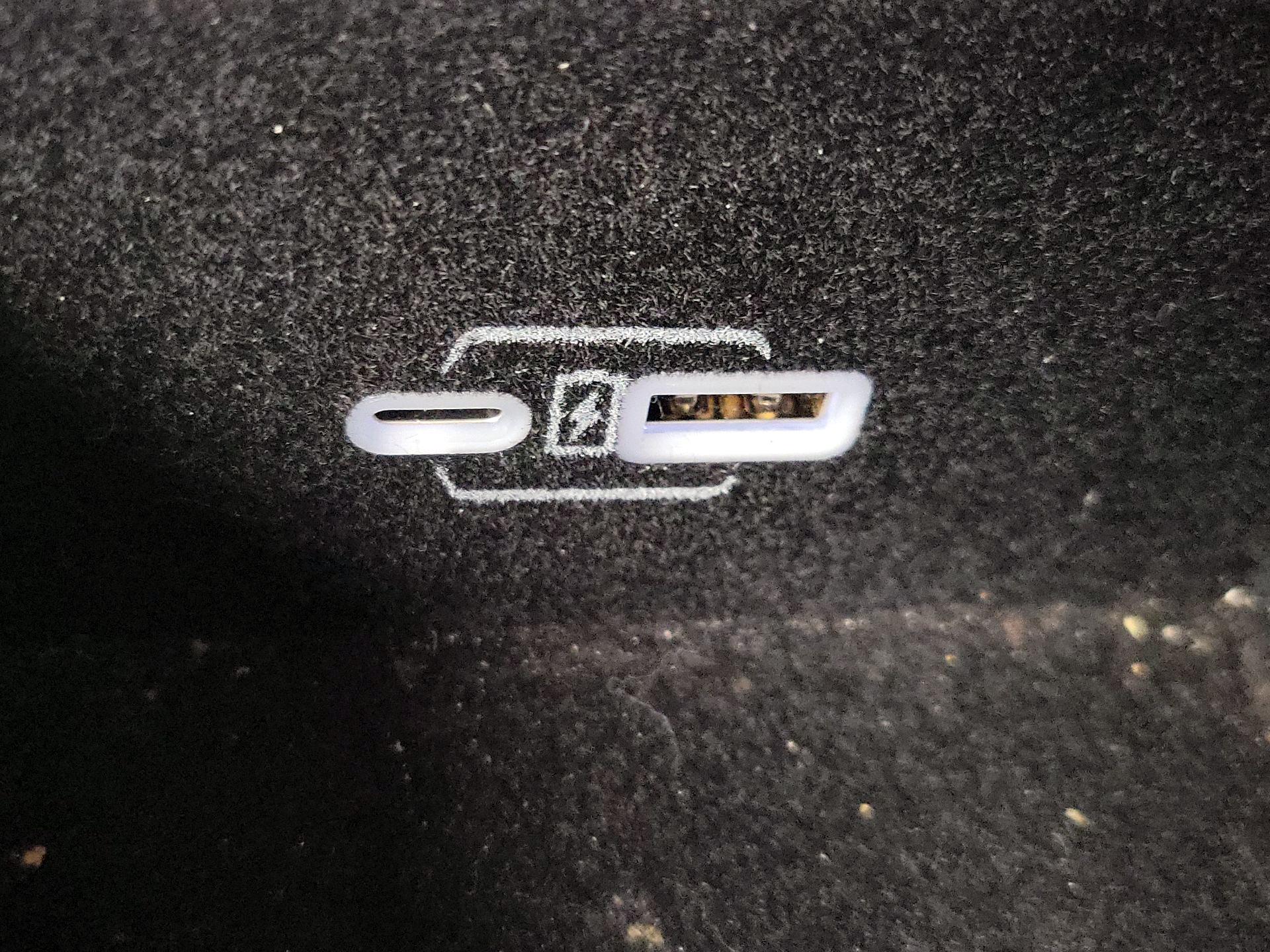 Thumbnail: 2022 Jeep Wagoneer - 19