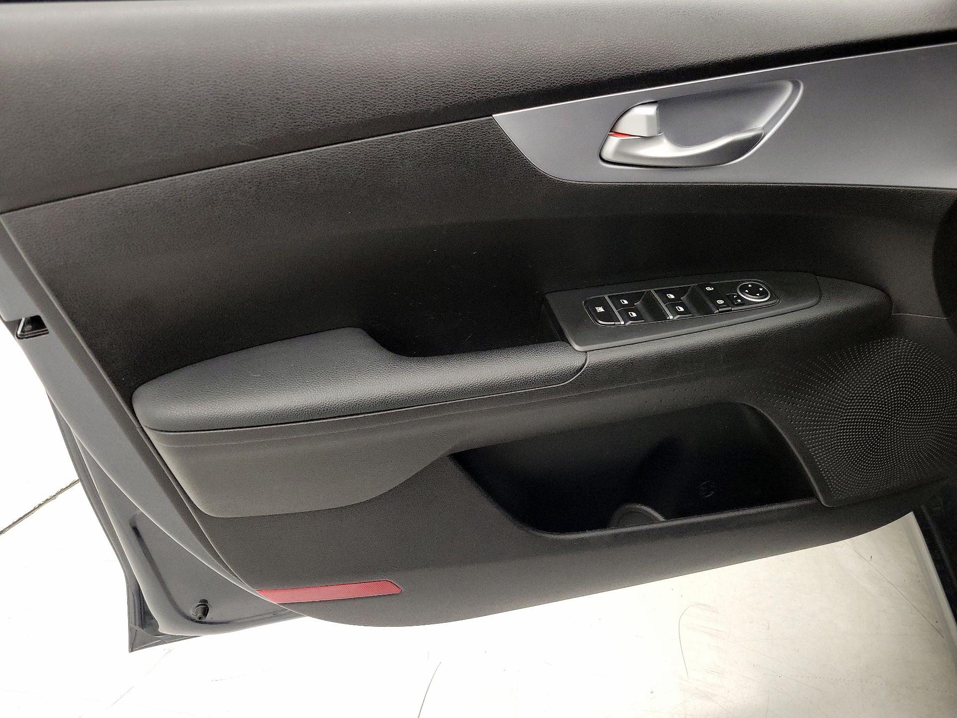 Thumbnail: 2023 Kia Forte - 12