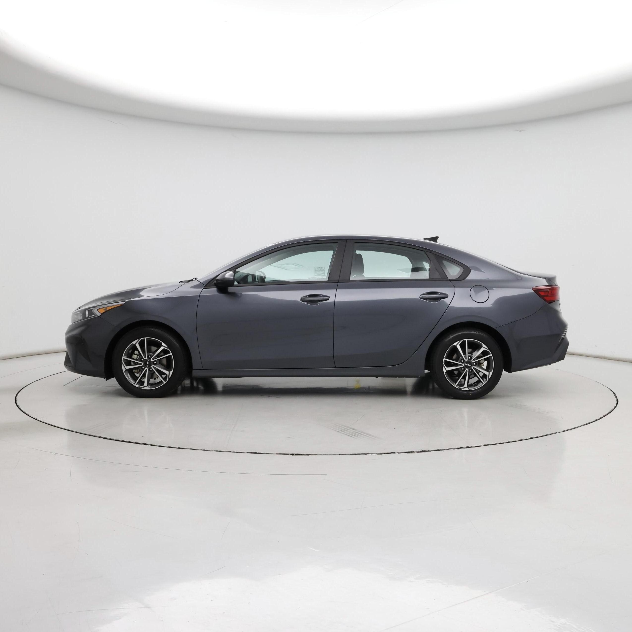 Thumbnail: 2023 Kia Forte - 3
